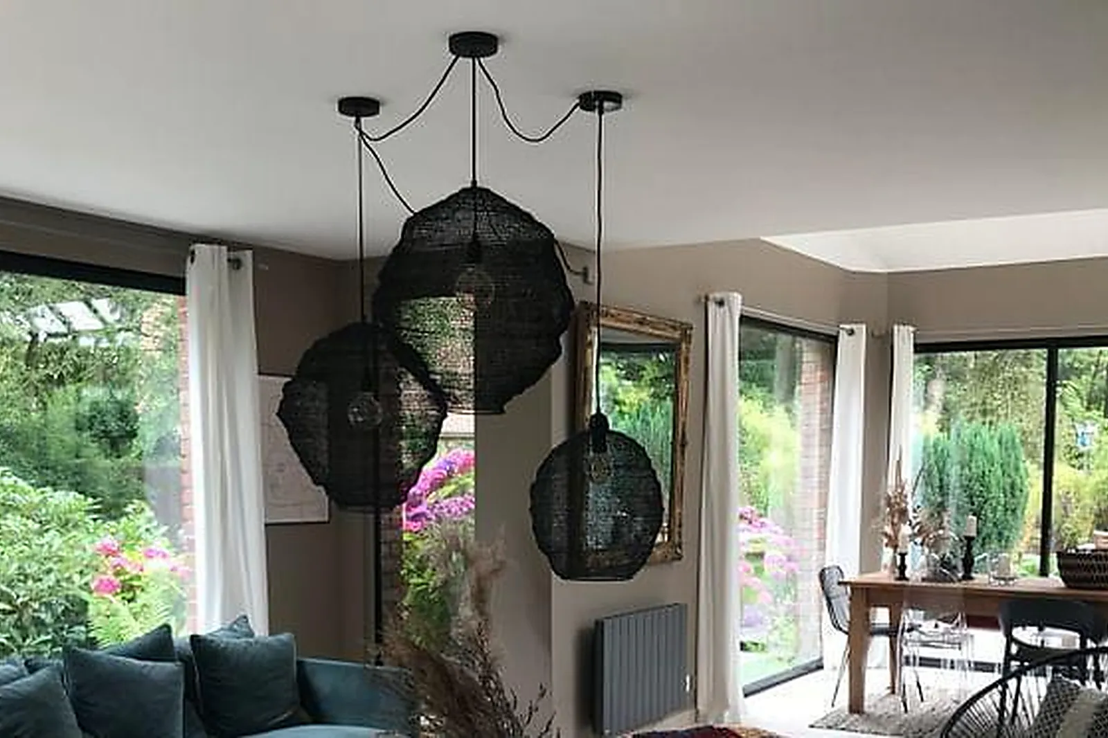 Lieux événementiels, ENTRE PARENTHÈSES