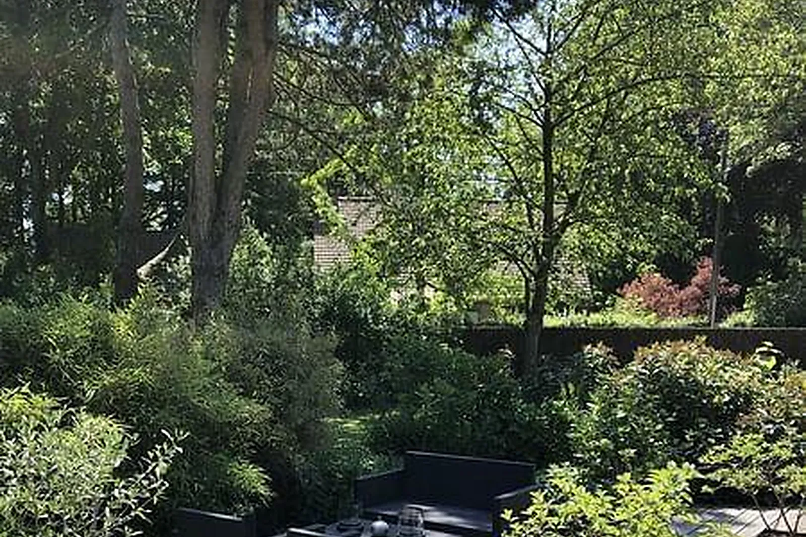 Lieux événementiels, ENTRE PARENTHÈSES