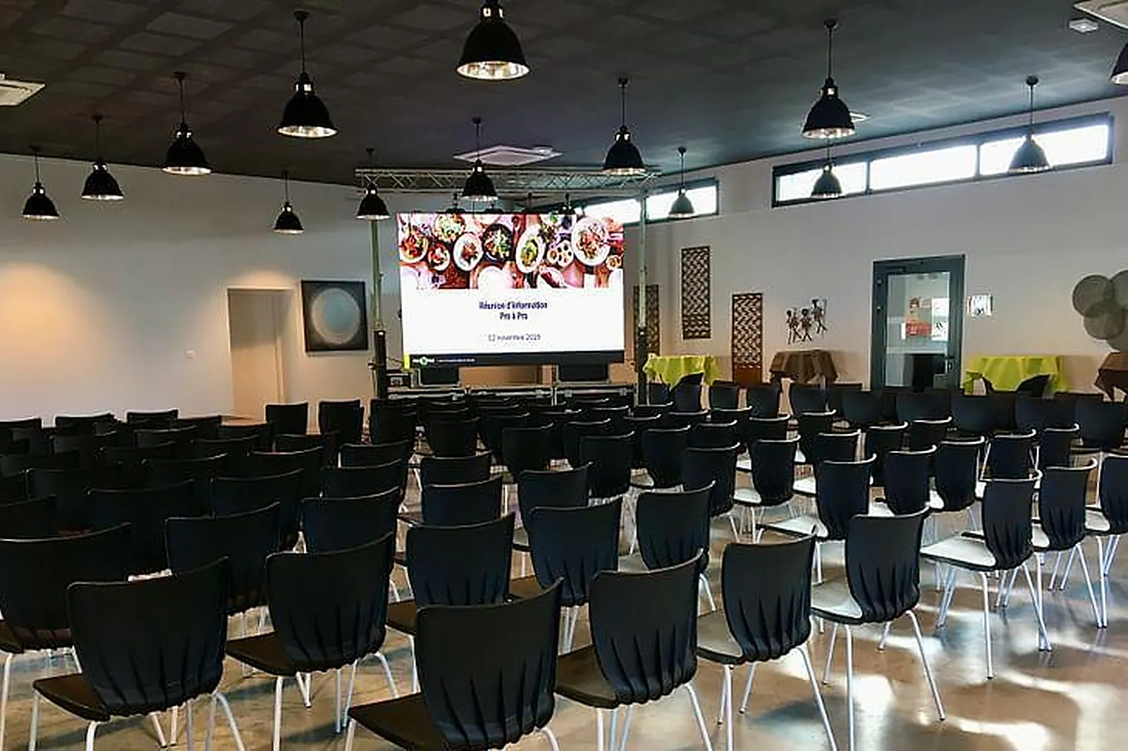 Lieux événementiels, HÔTEL IBIS HYÈRES CENTRE