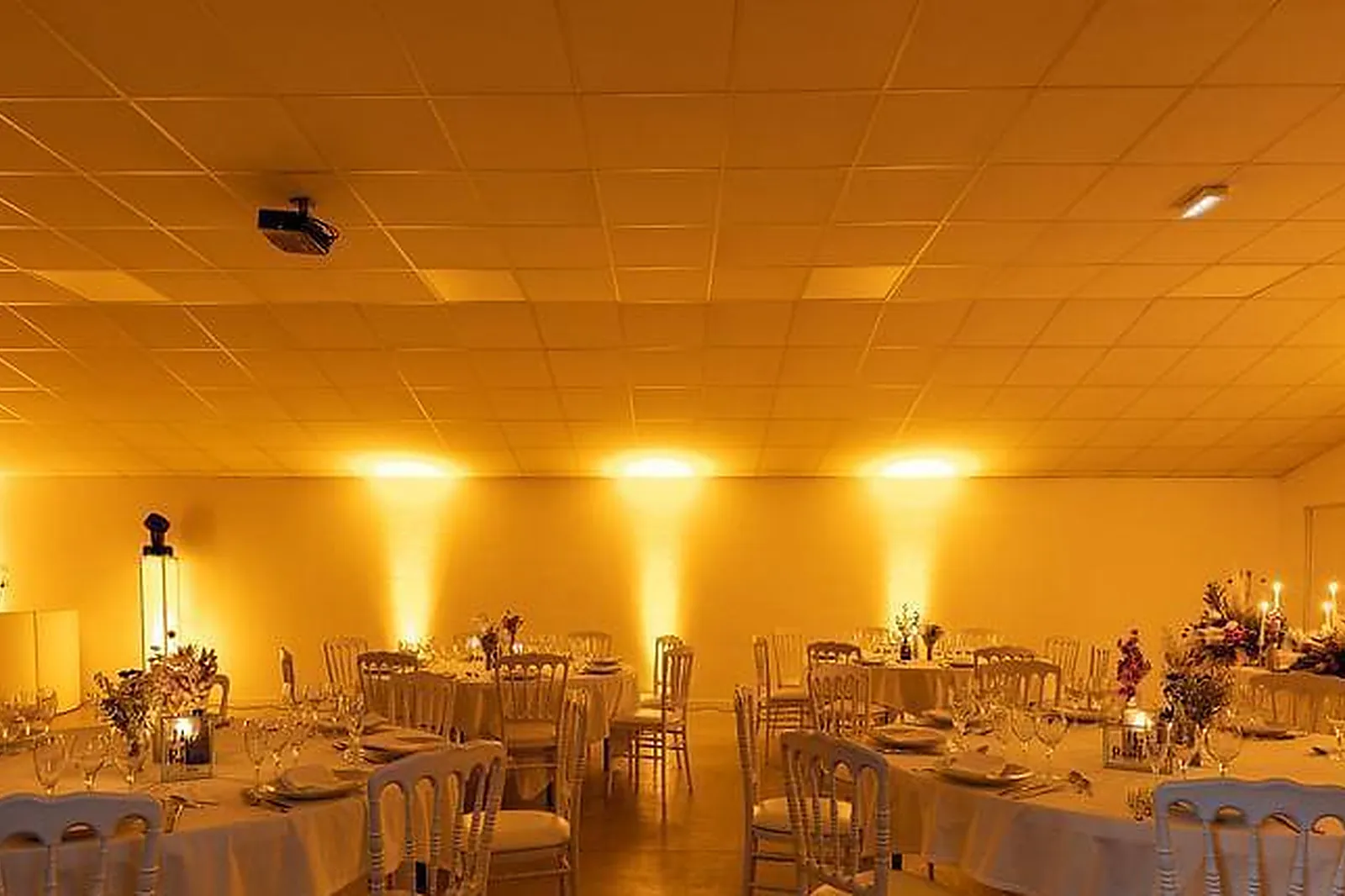 Lieux événementiels, ESPACE LES DEVÈS