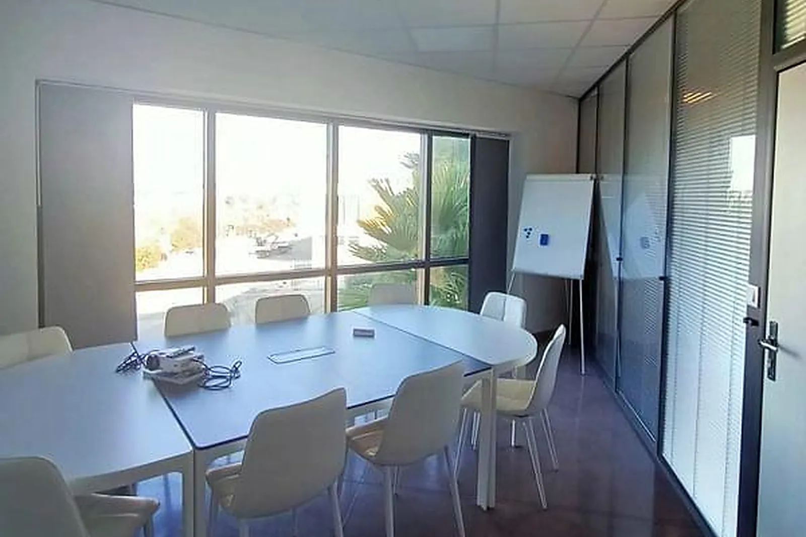 Lieux événementiels, ESPACE THAU ADMIN