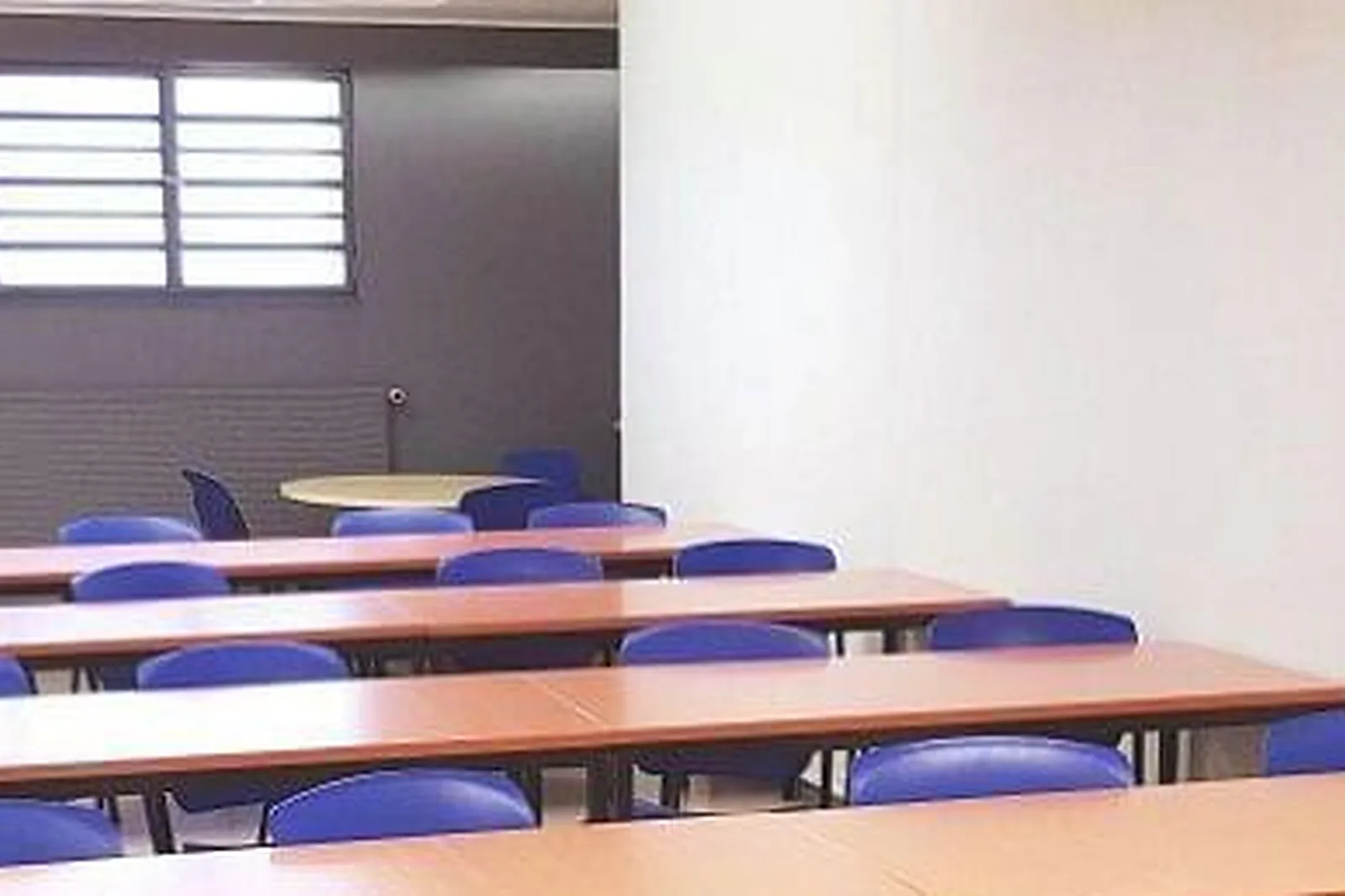 Lieux événementiels, NI UNE NI DEUX