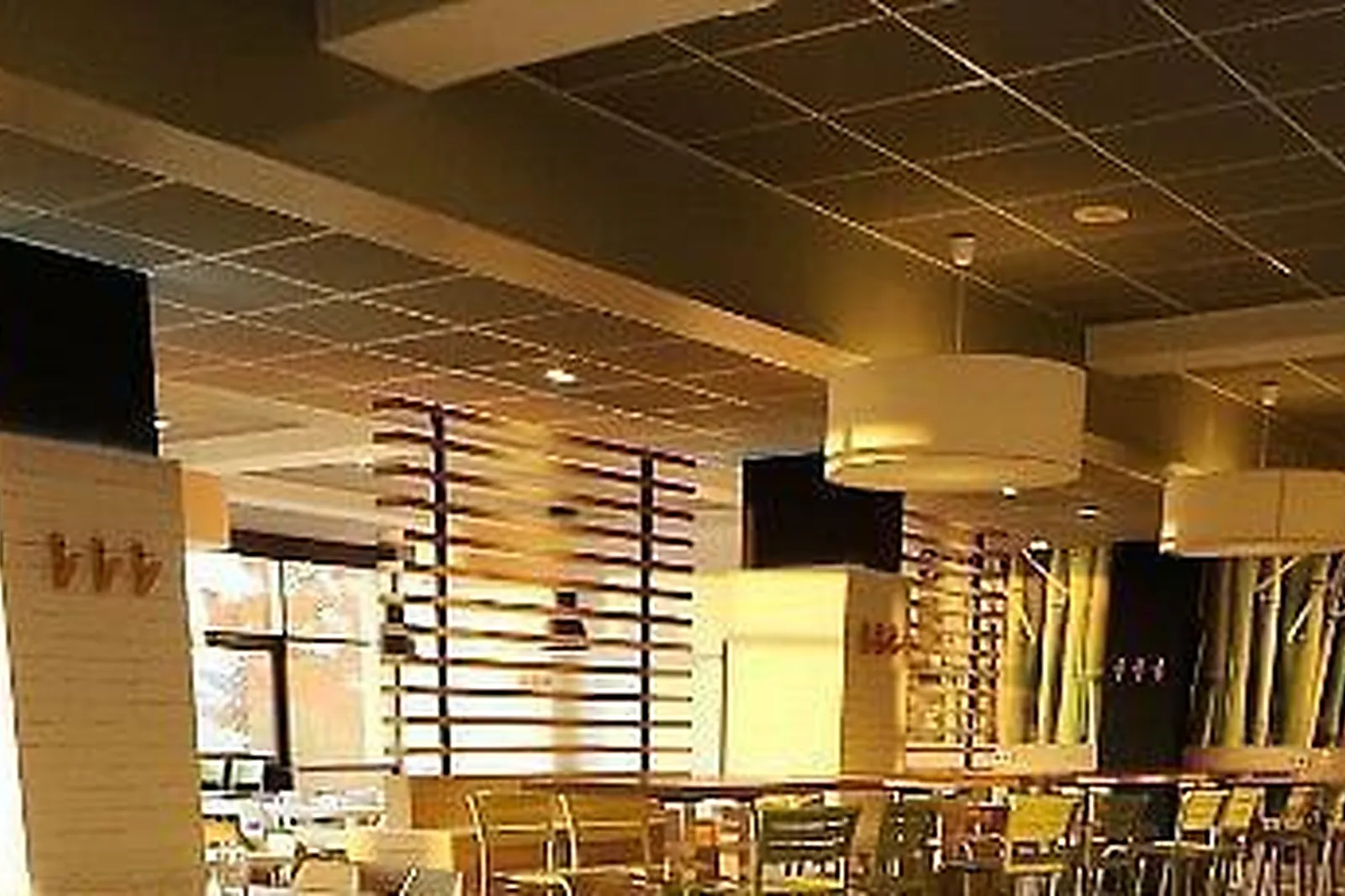 Lieux événementiels, NI UNE NI DEUX