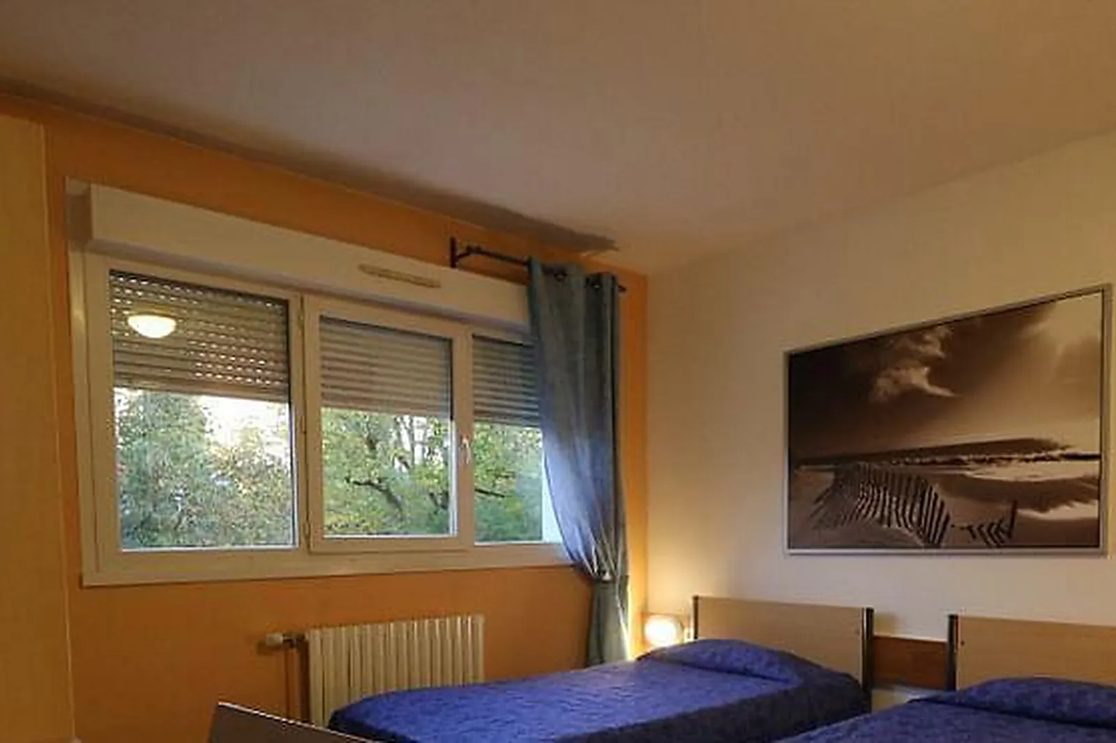 Lieux événementiels, NI UNE NI DEUX