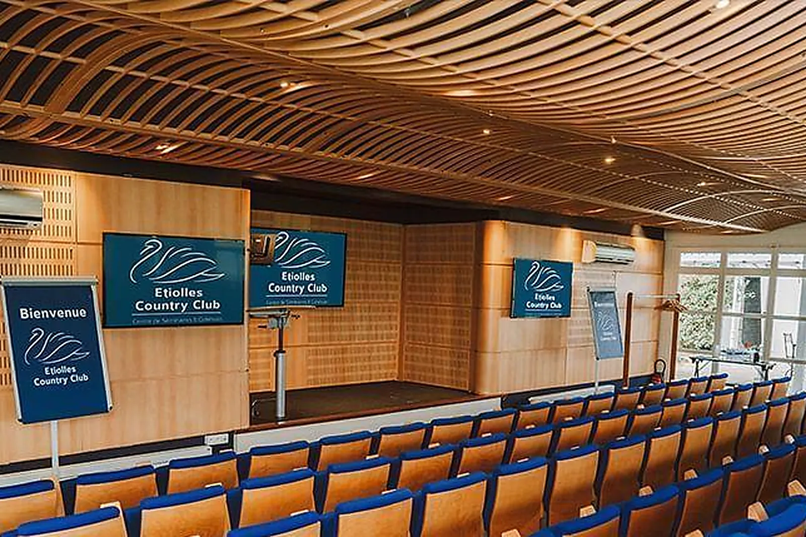 Lieux événementiels, ETIOLLES COUNTRY CLUB - SÉMINAIRES & COHÉSION