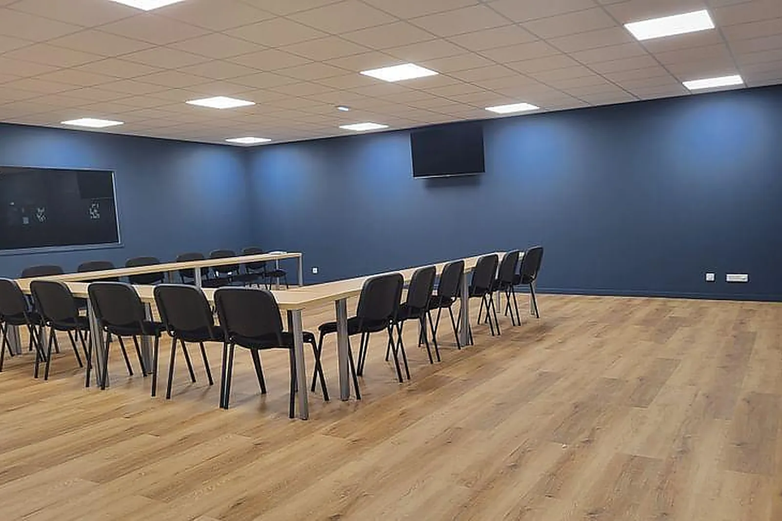 Lieux événementiels, EVA TOURS