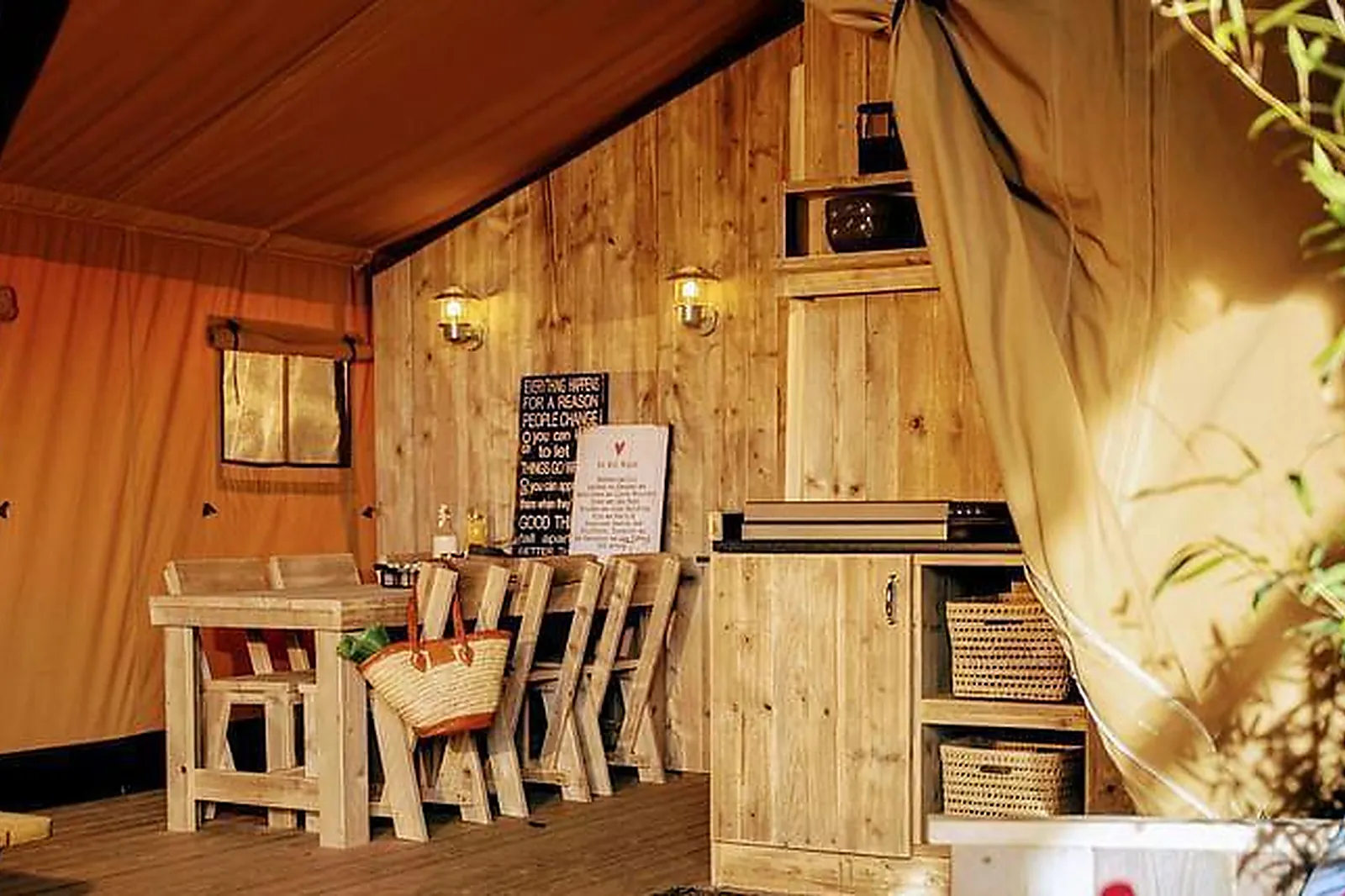 Lieux événementiels, KYRIAD SENS***