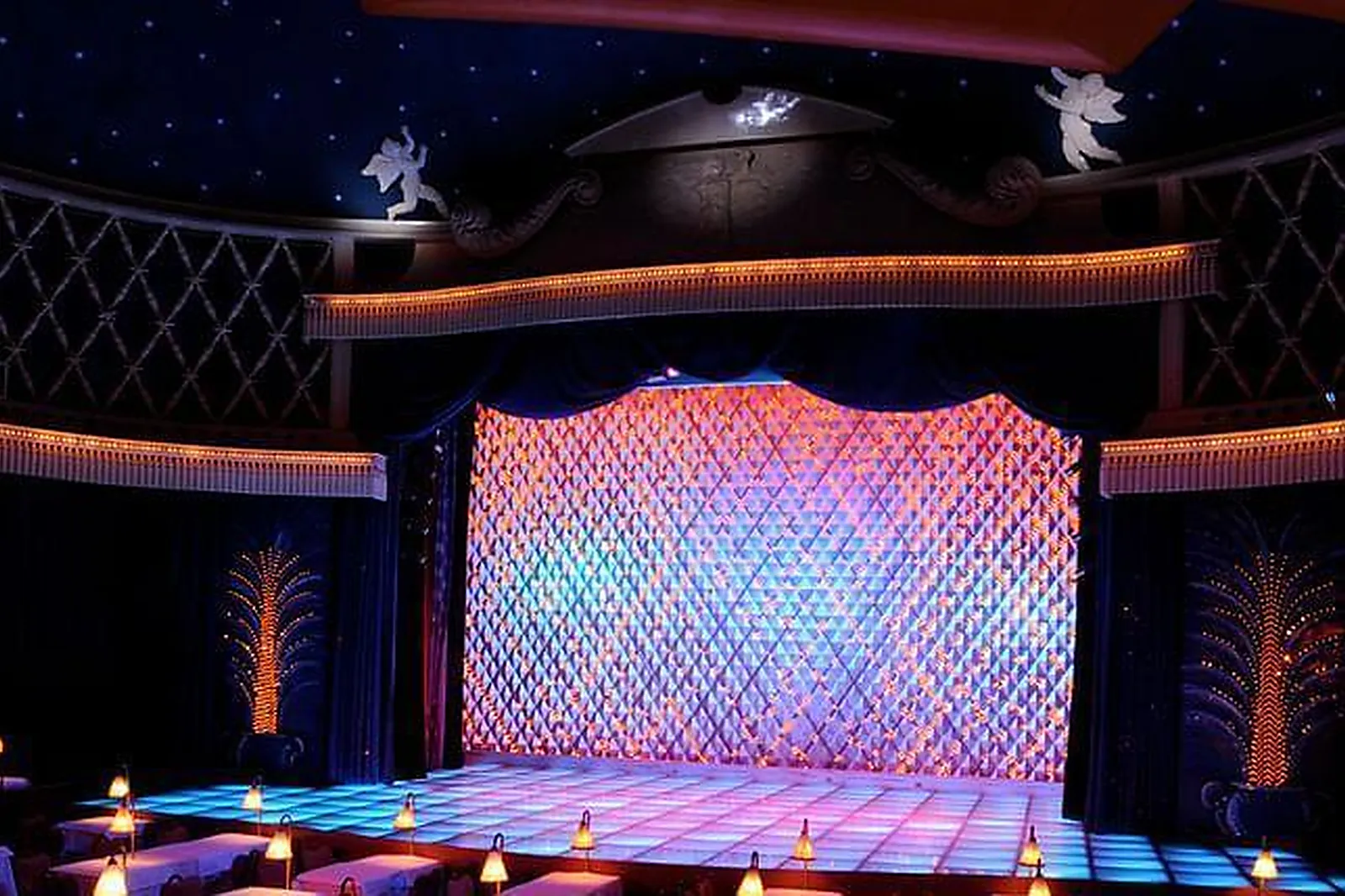 Lieux événementiels, FANTAISIES PARISIENNES