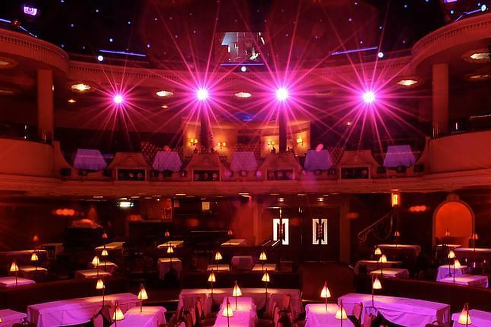 Lieux événementiels, FANTAISIES PARISIENNES