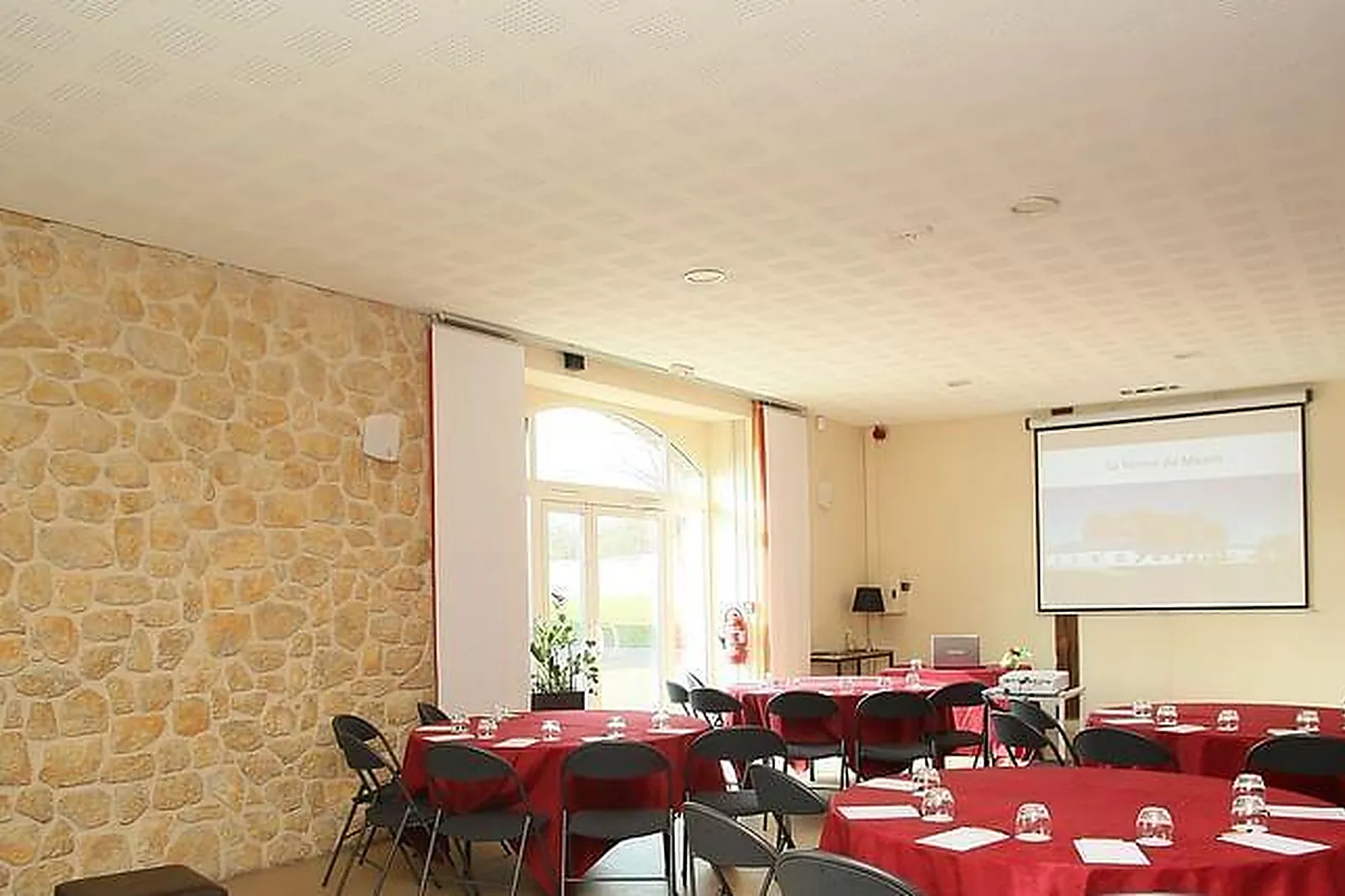 Lieux événementiels, FERME DU MANET