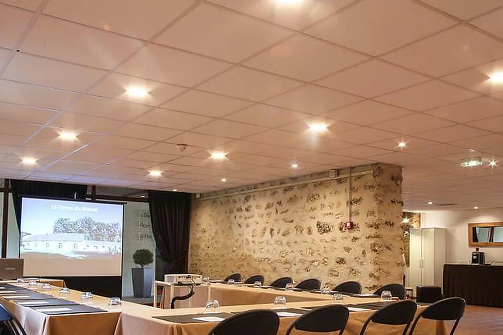 Lieux événementiels, FERME DU MANET