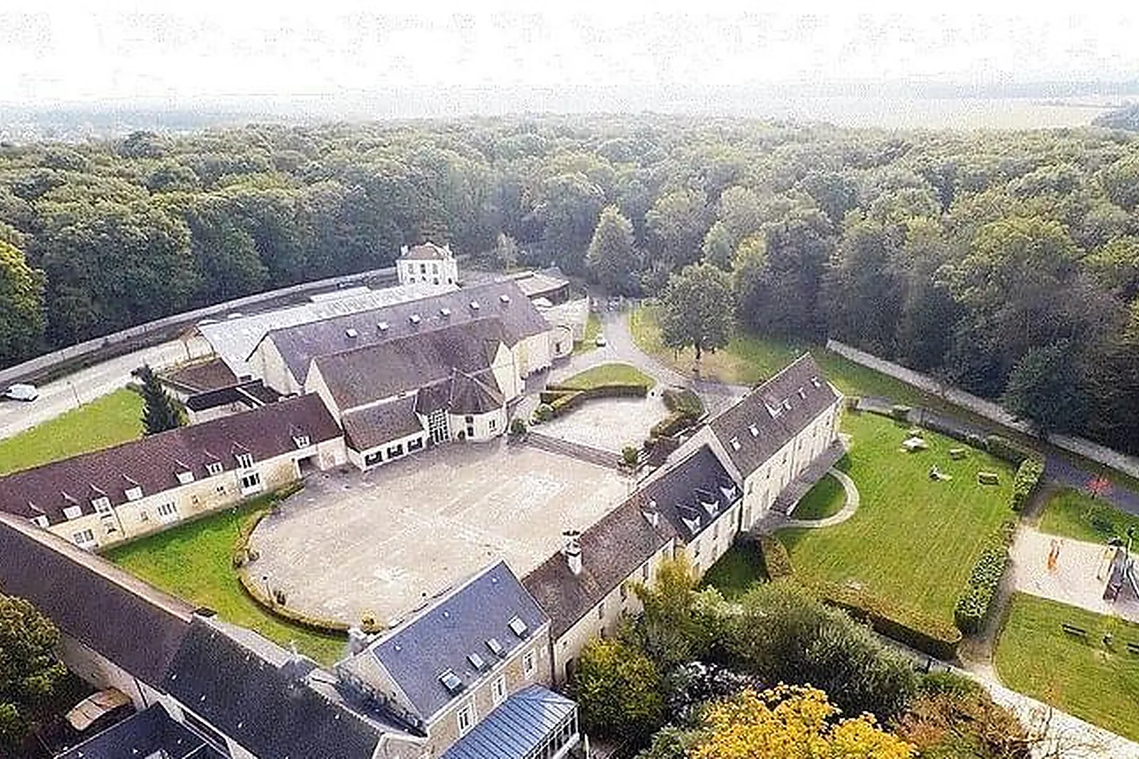 Lieux événementiels, FERME DU MANET