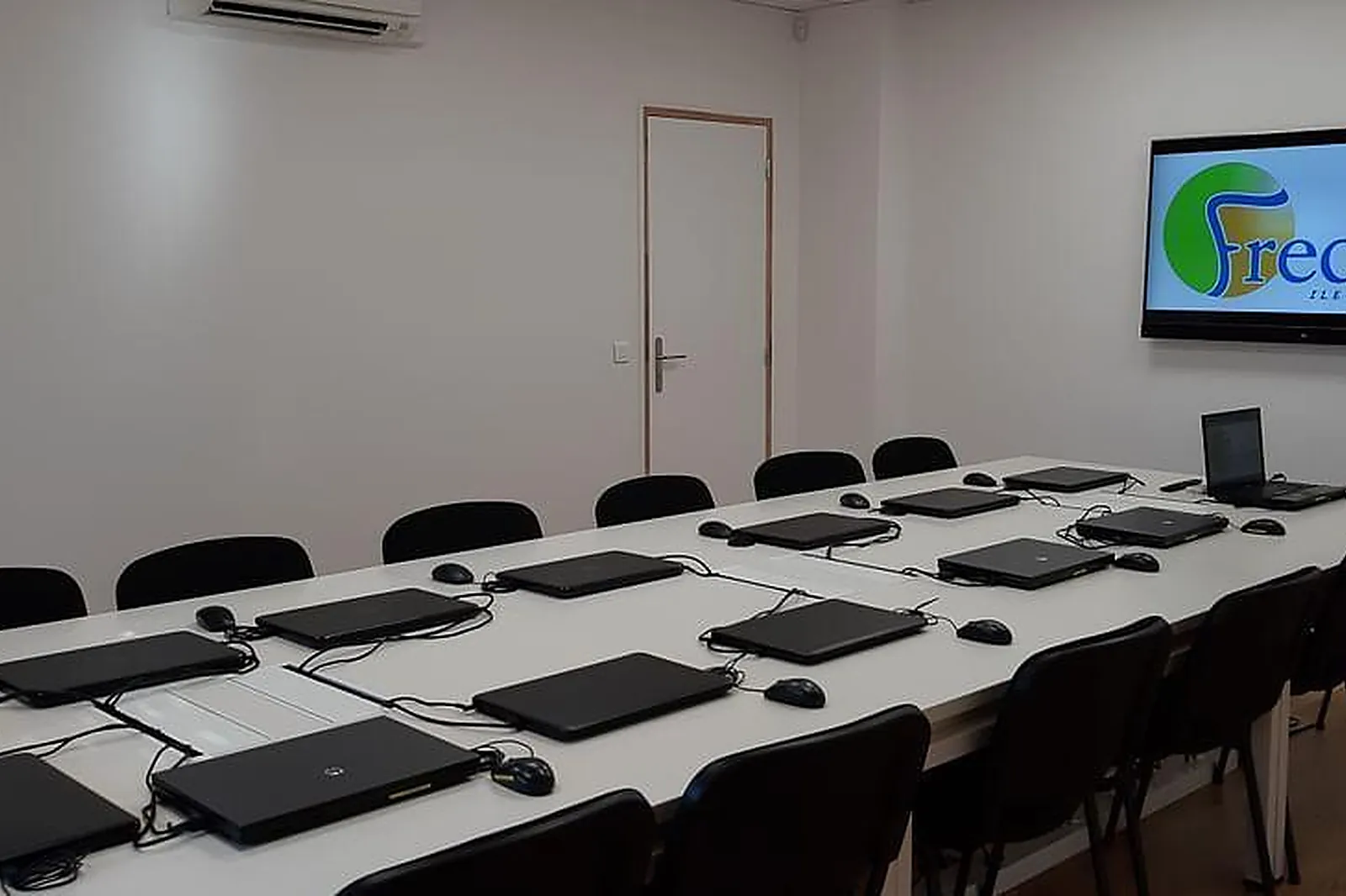 Lieux événementiels, NEXT-U PARIS