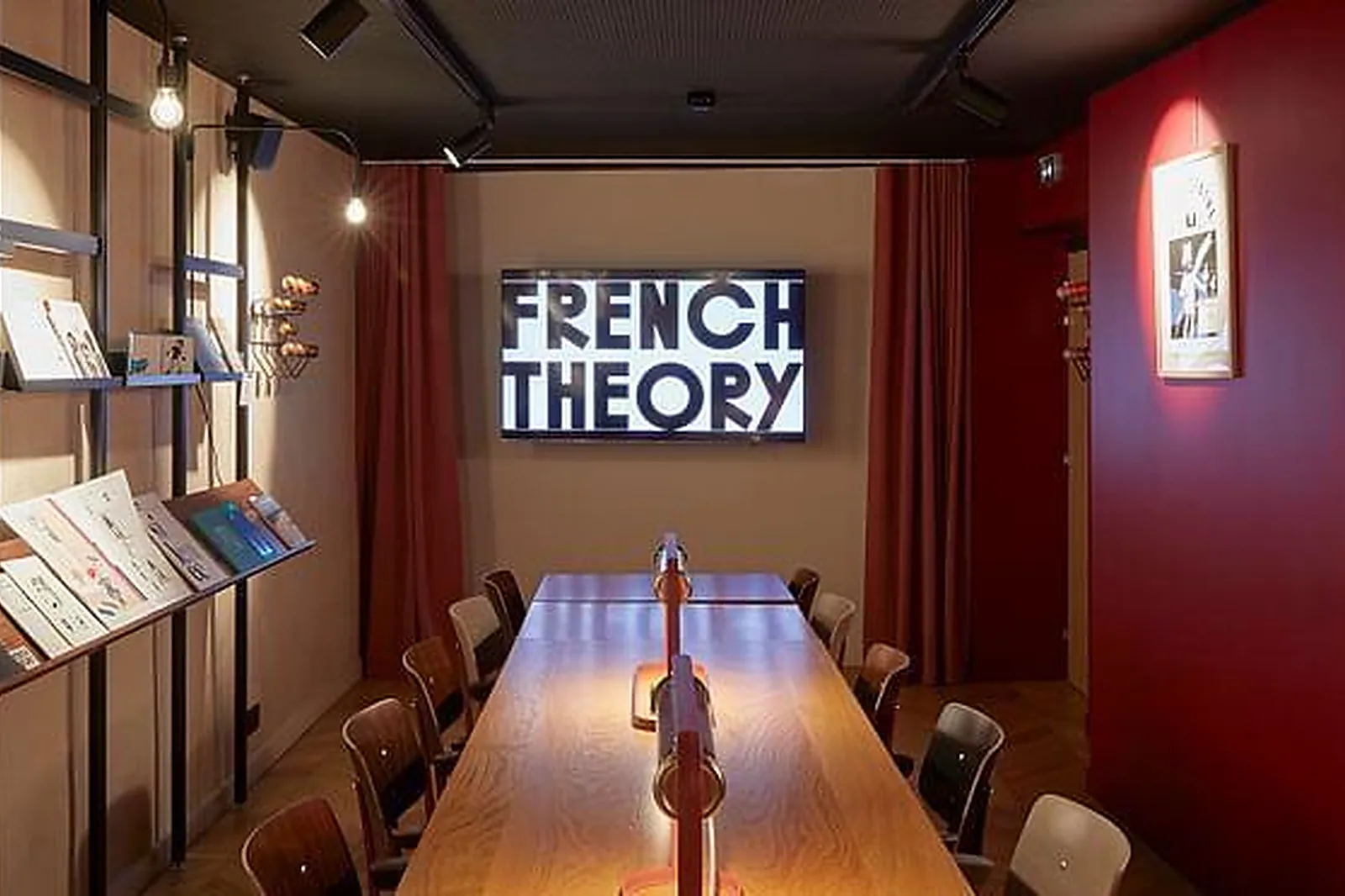 Lieux événementiels, FRENCH THEORY