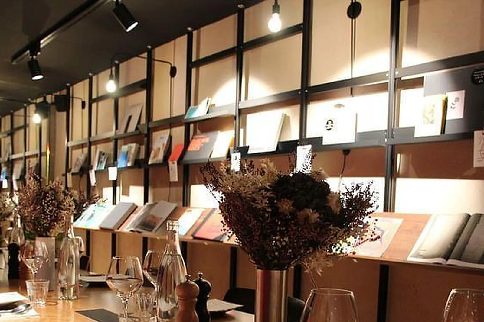 Lieux événementiels, FRENCH THEORY