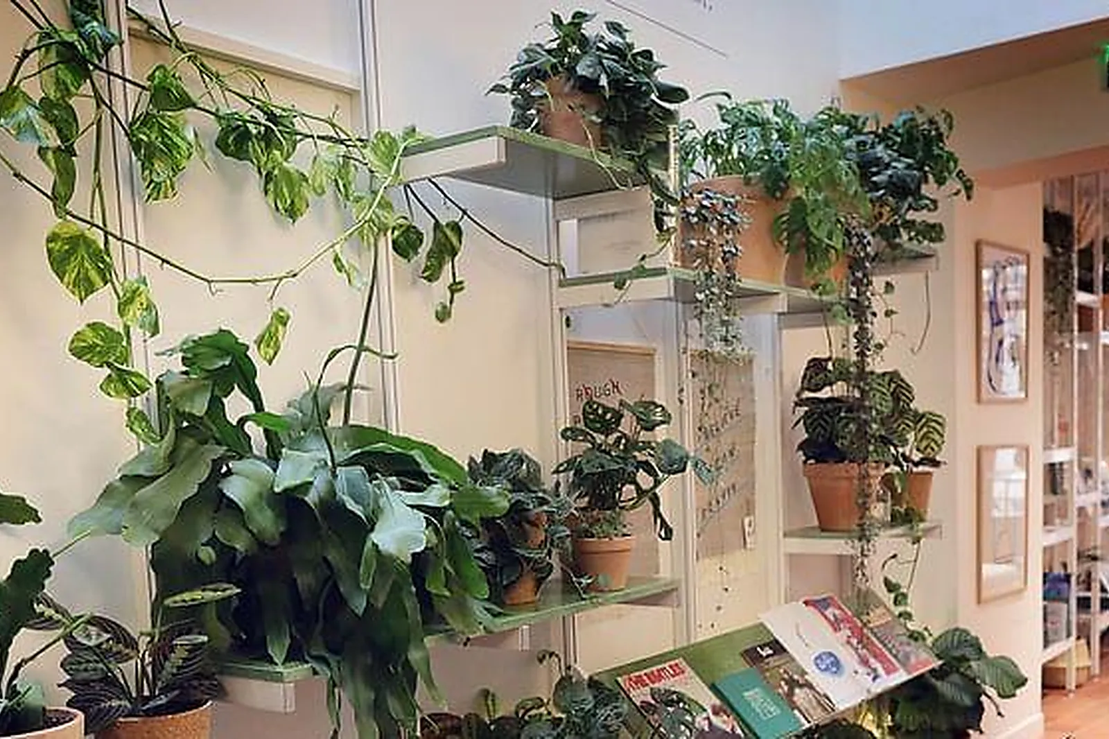 Lieux événementiels, FRENCH THEORY