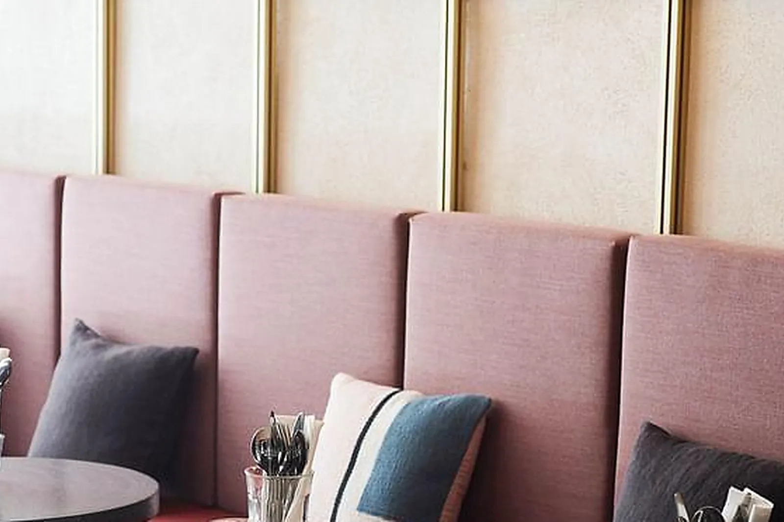 Lieux événementiels, FRENCH THEORY