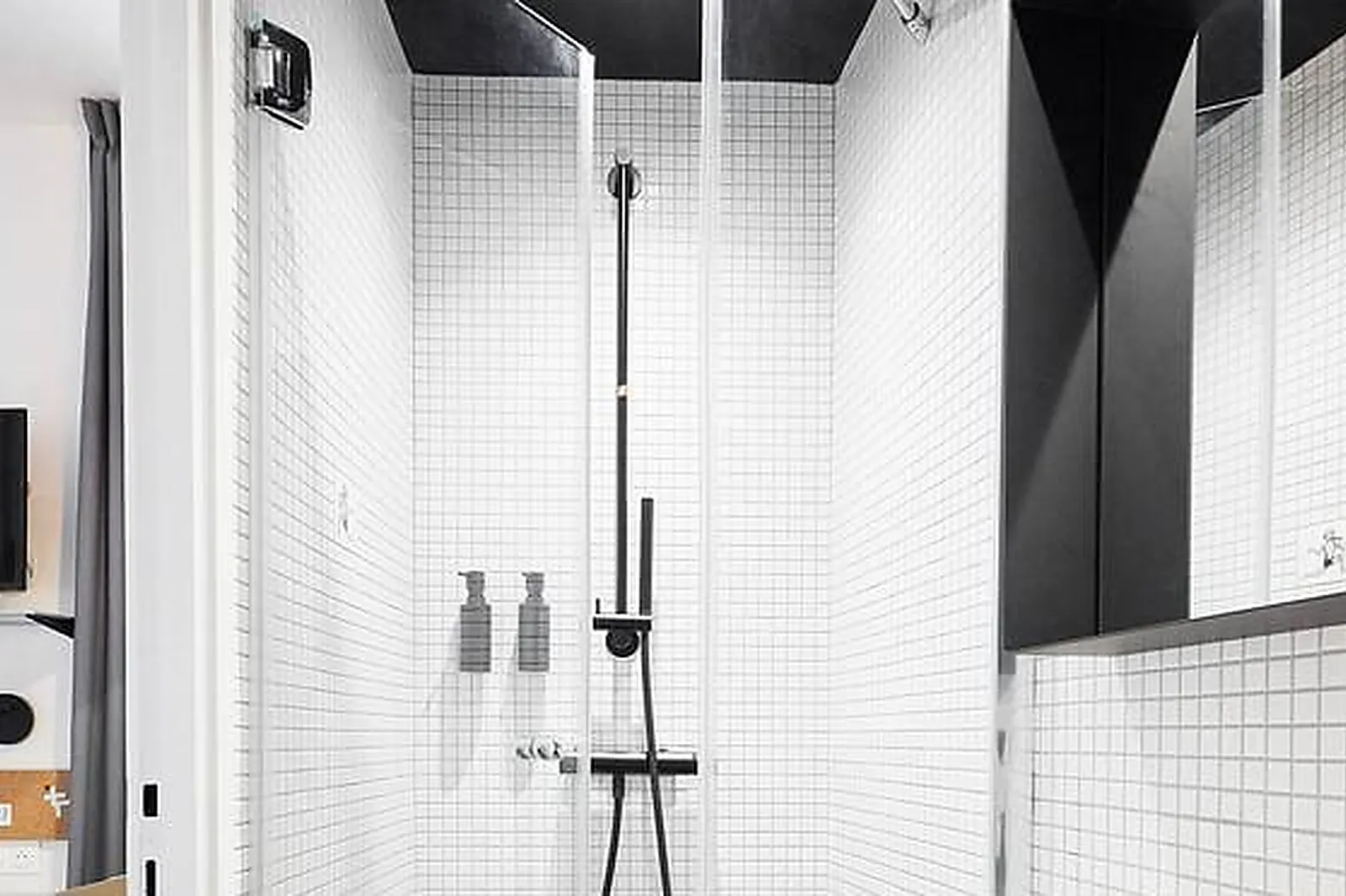 Lieux événementiels, FRENCH THEORY