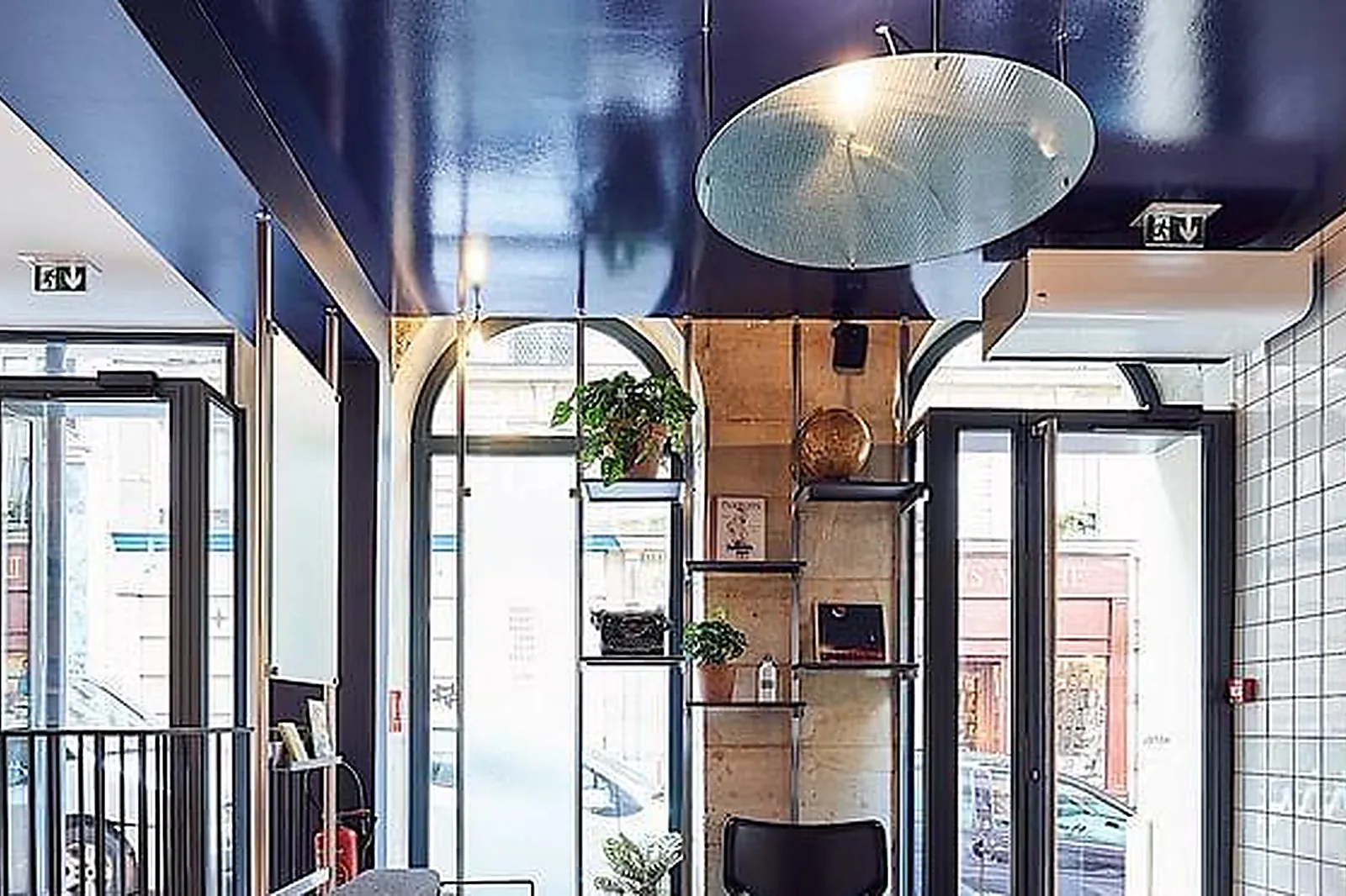 Lieux événementiels, FRENCH THEORY