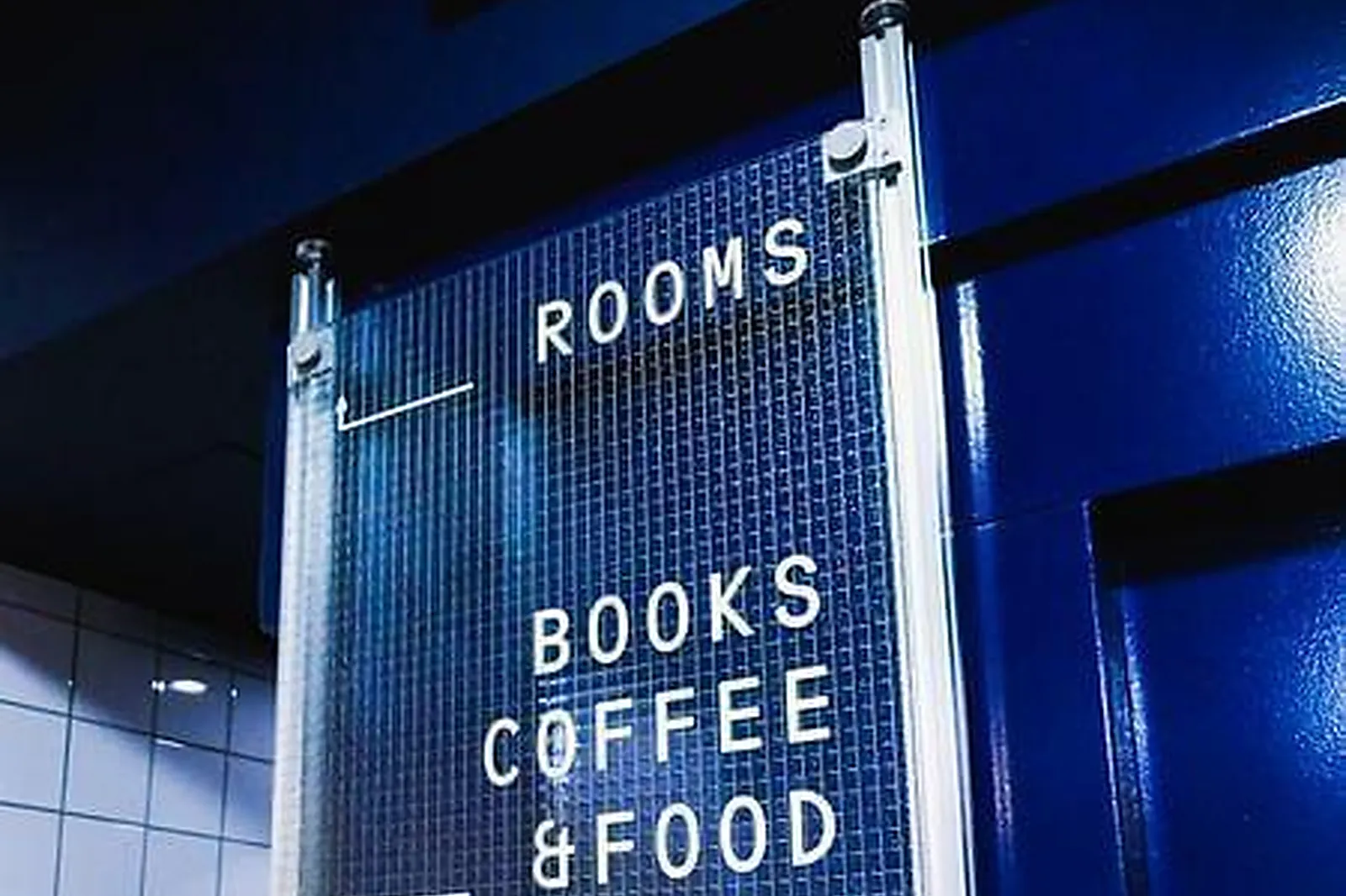 Lieux événementiels, FRENCH THEORY