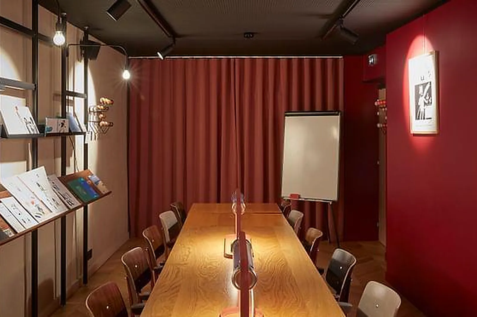 Lieux événementiels, FRENCH THEORY