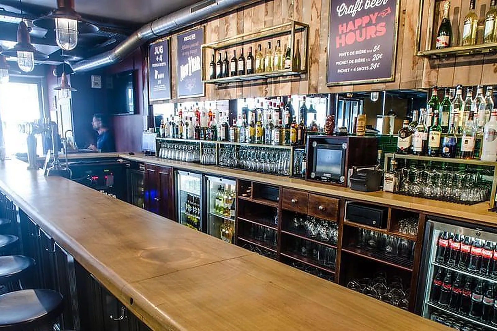 Lieux événementiels, FROG XVI