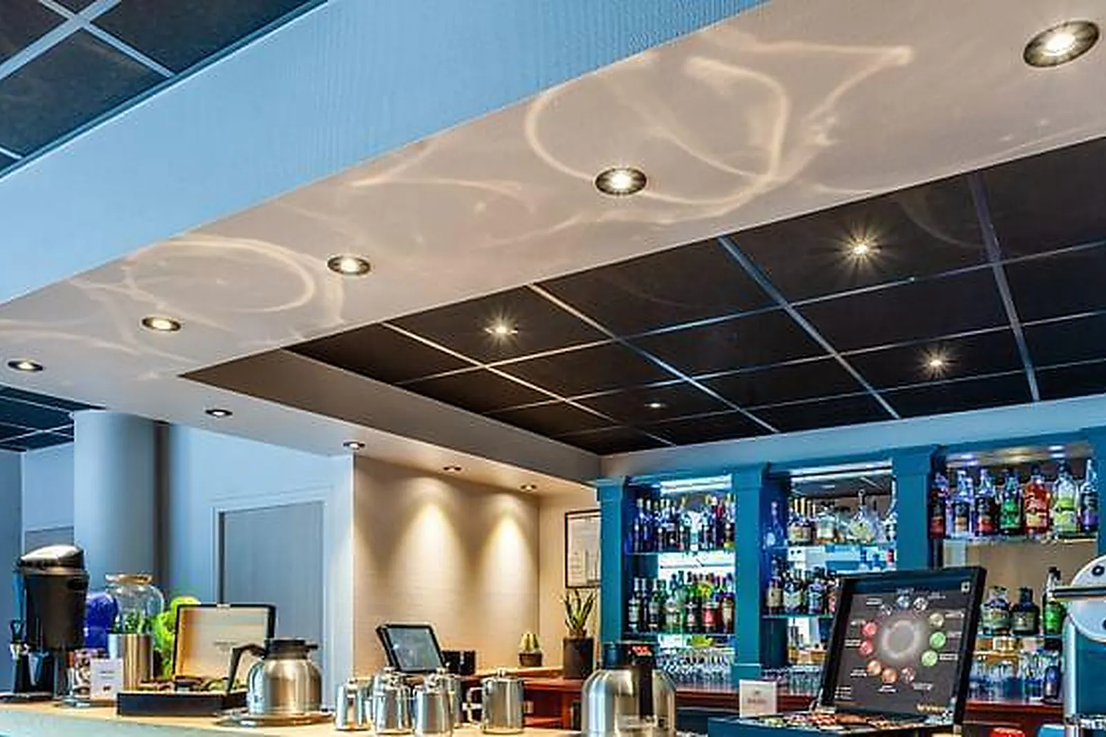 Lieux événementiels, FULL COLORS