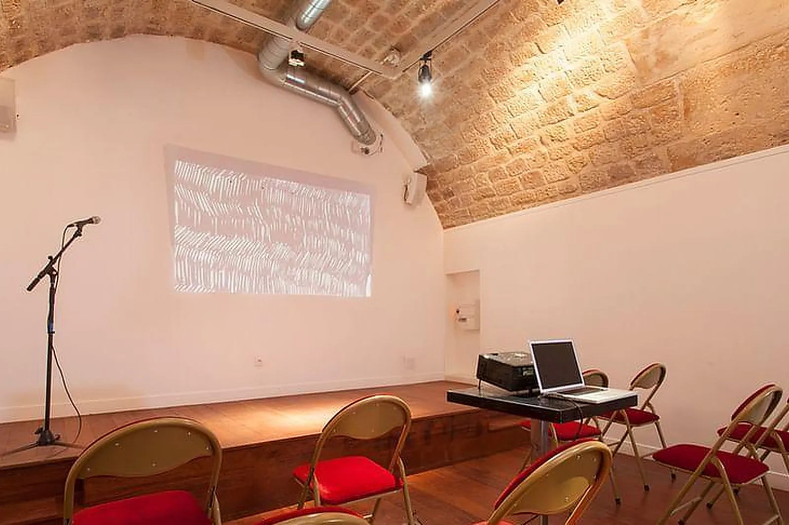 Lieux événementiels, GALERIE 24B