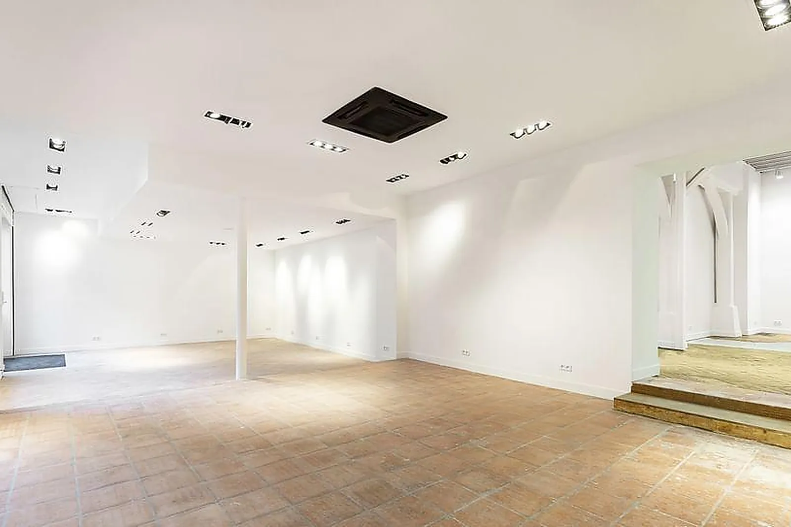 Lieux événementiels, GALERIE MR 08