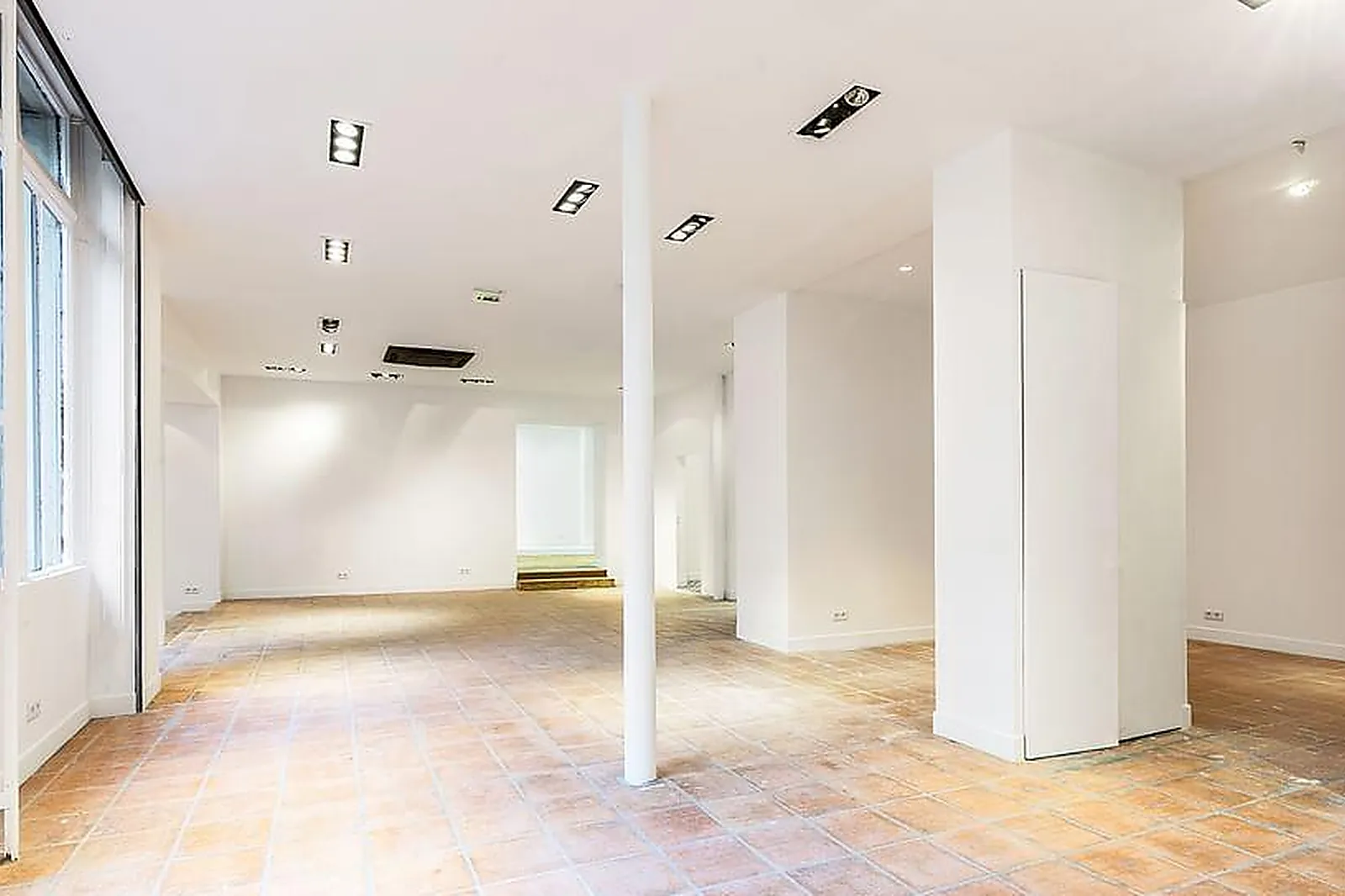 Lieux événementiels, GALERIE MR 08