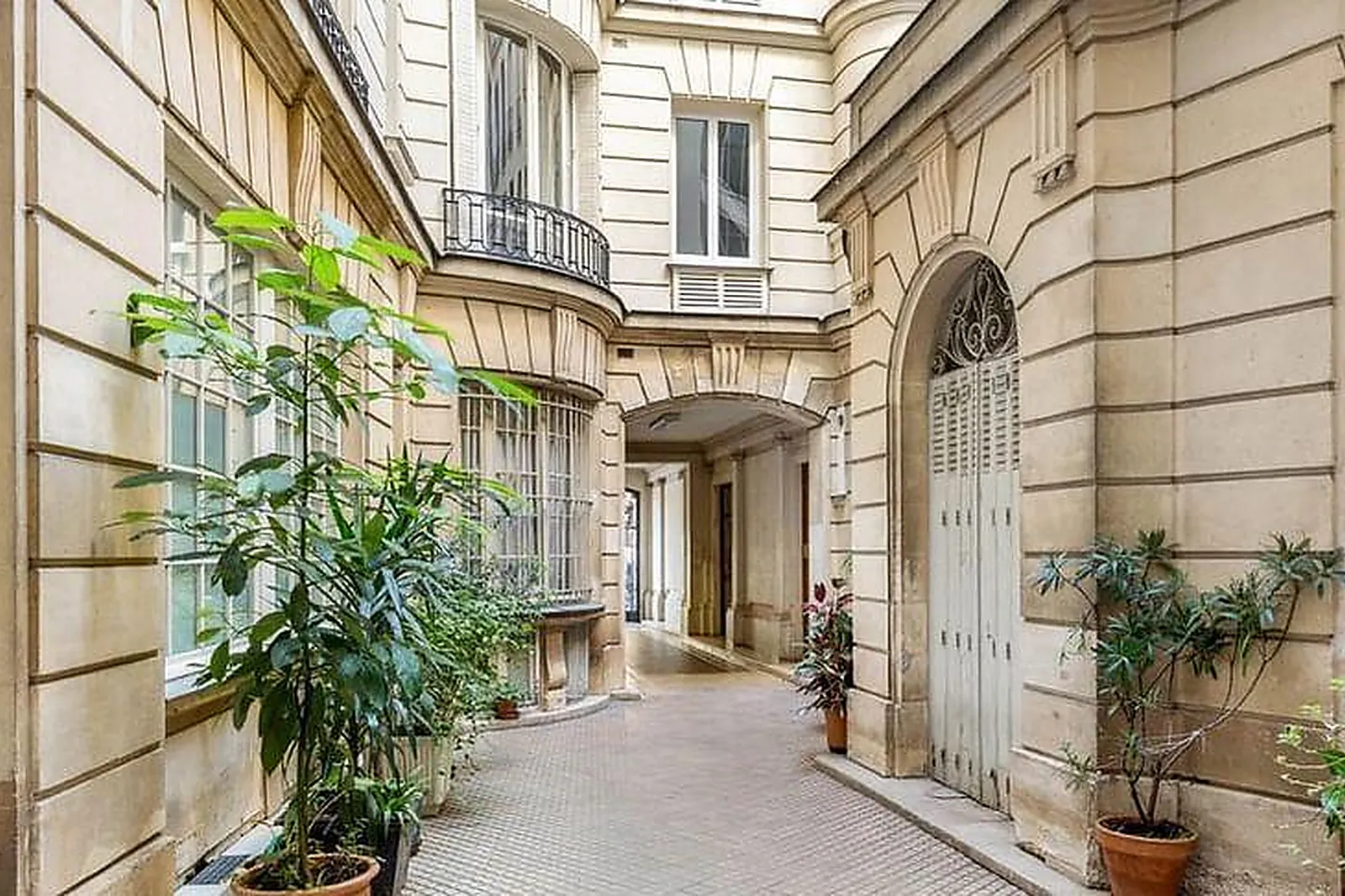 Lieux événementiels, GALERIE MR 23