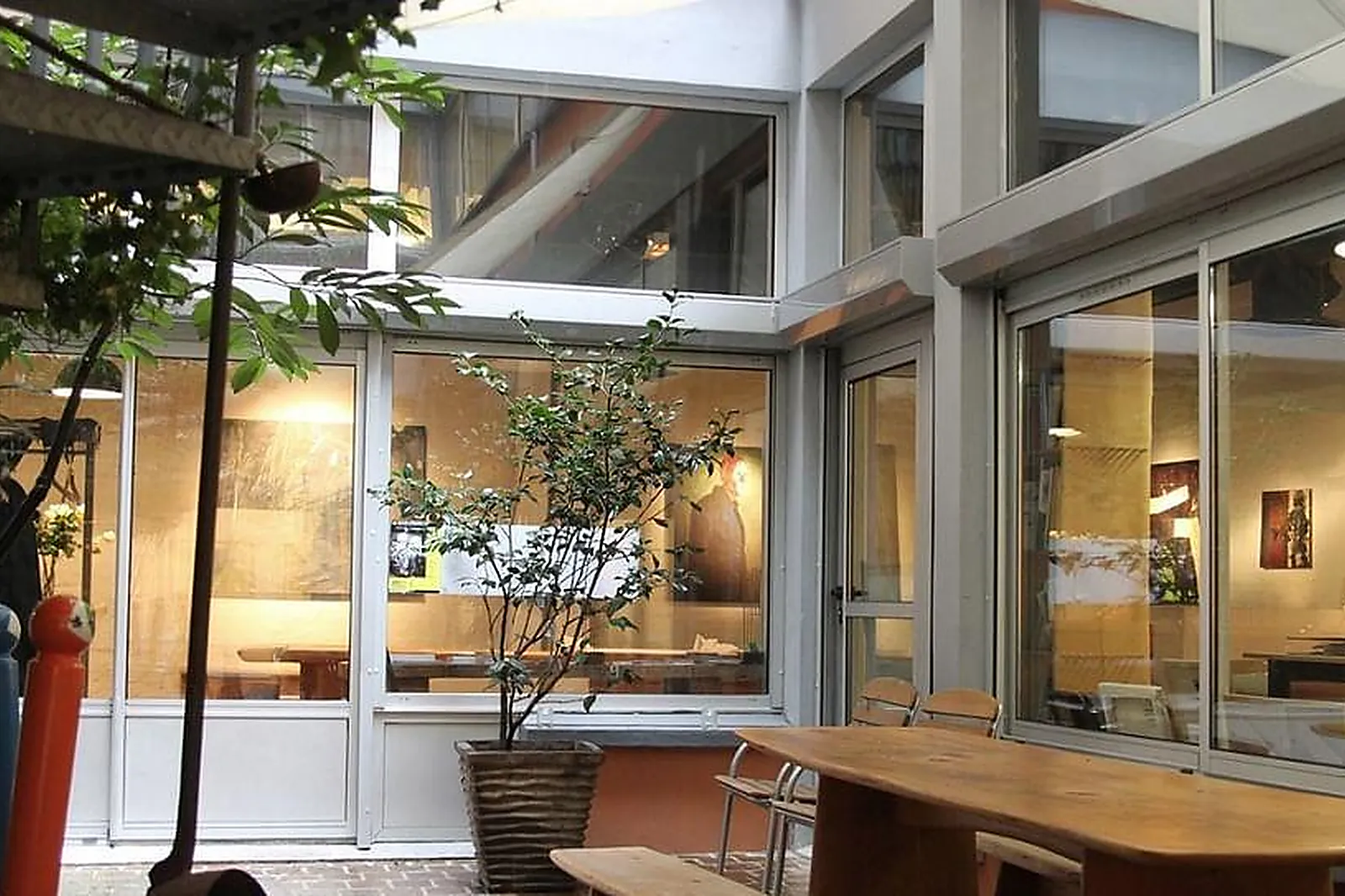 Lieux événementiels, GALERIE UNIVER / COLETTE COLLA