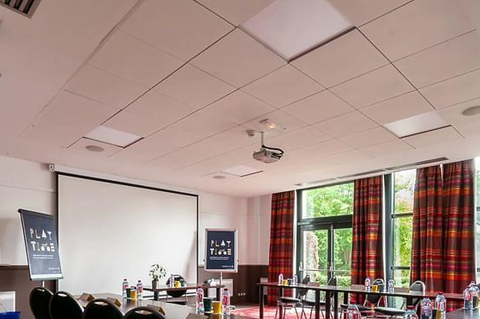 Lieux événementiels, GOLDEN TULIP CDG VILLEPINTE ****