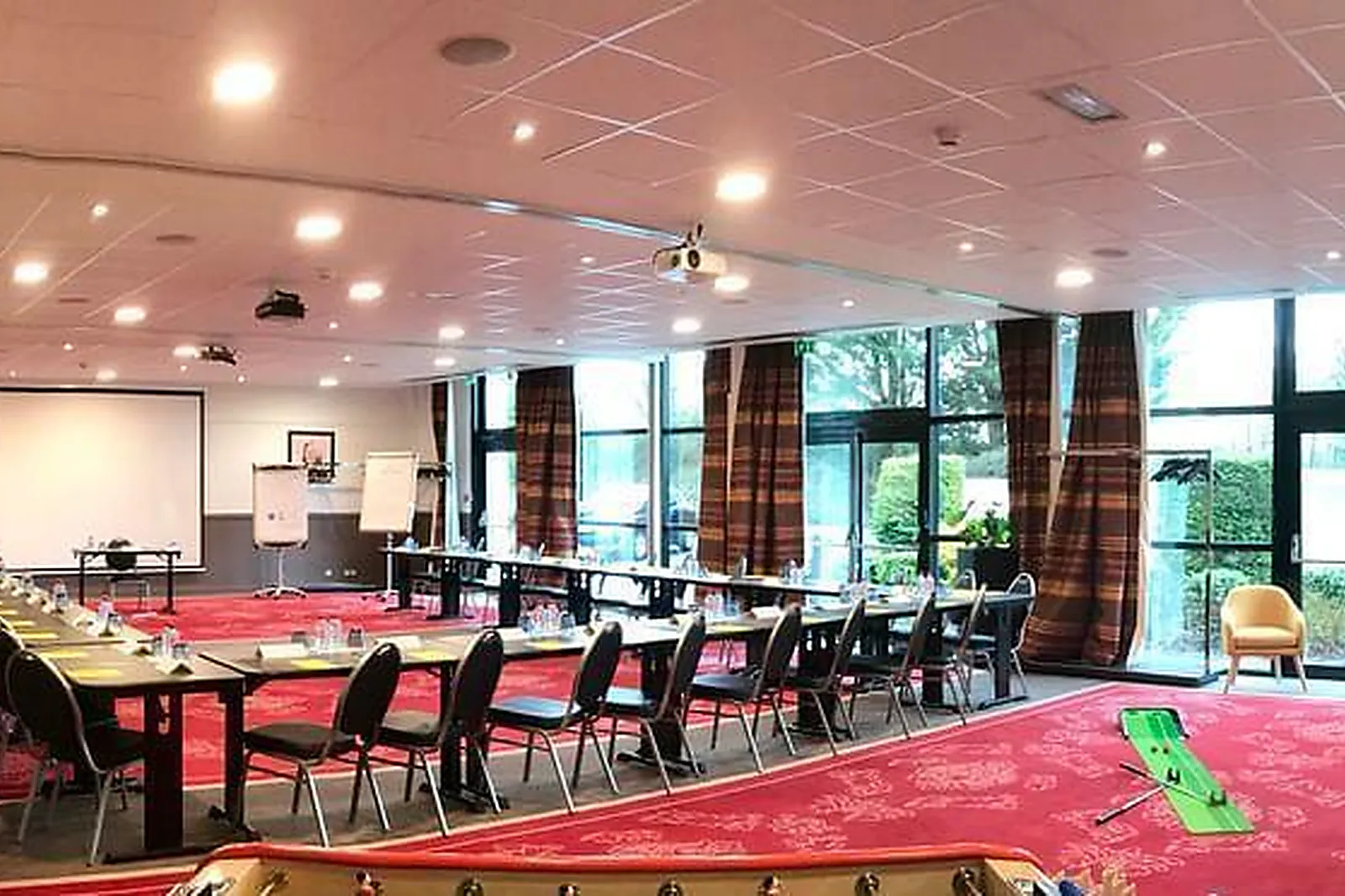 Lieux événementiels, GOLDEN TULIP CDG VILLEPINTE ****