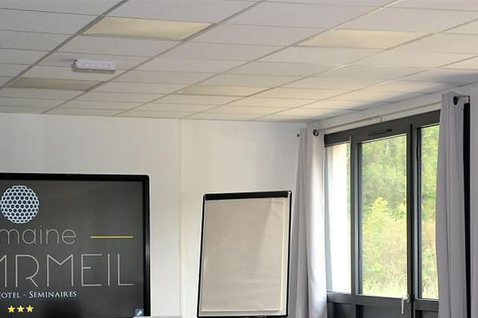 Lieux événementiels, GOLF HÔTEL CHARMEIL ***