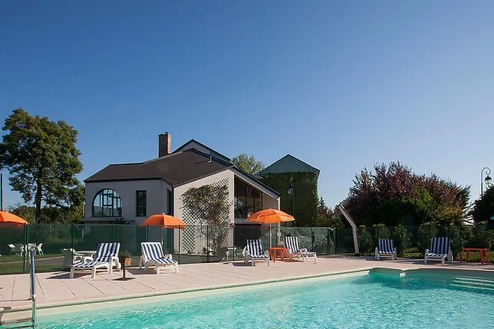 Lieux événementiels, GOLF HÔTEL COLVERT****