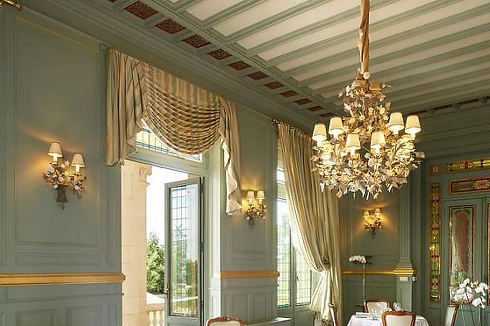 Lieux événementiels, GRAND BARRAIL CHÂTEAU HÔTEL ET SPA *****