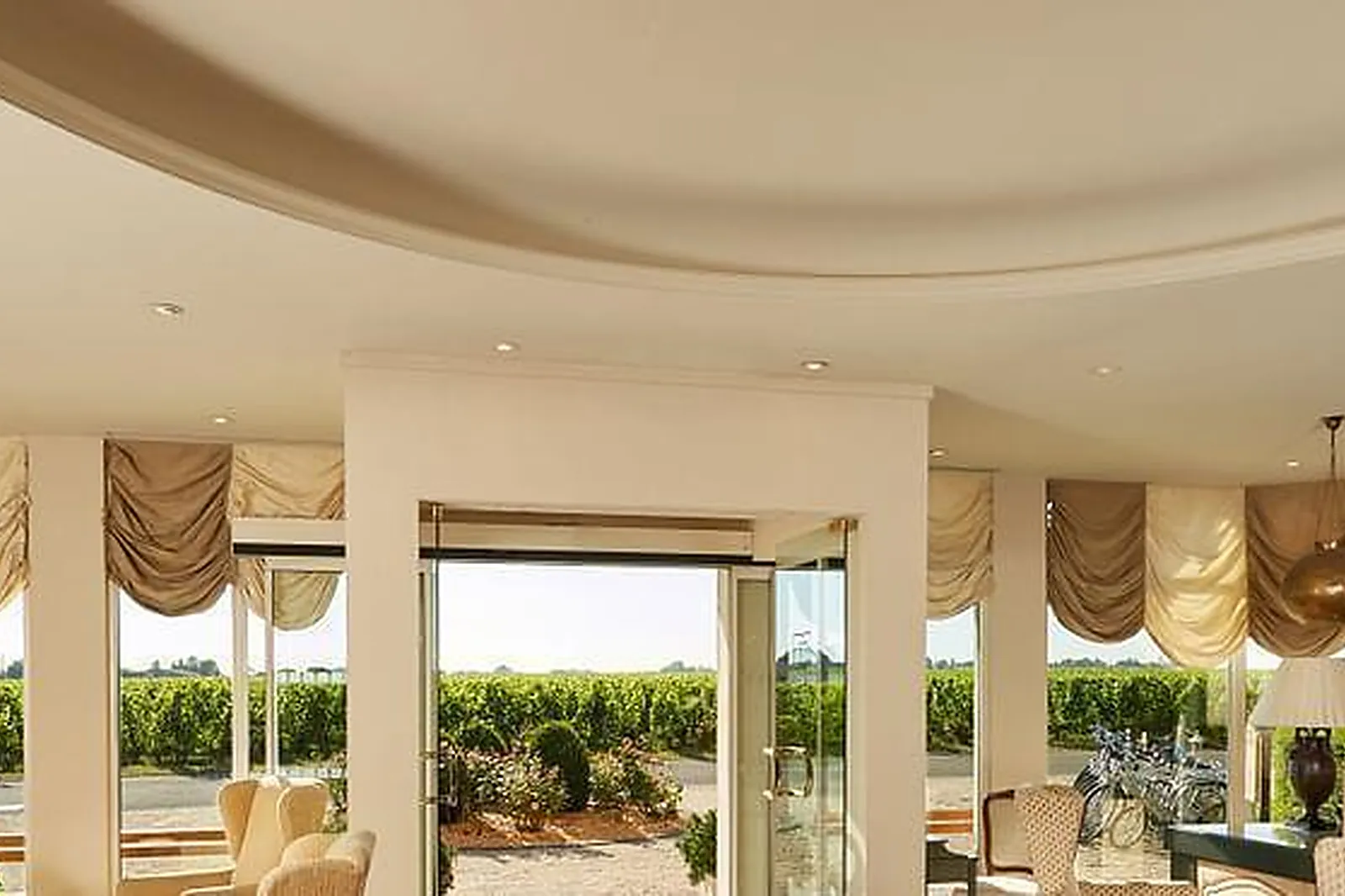 Lieux événementiels, GRAND BARRAIL CHÂTEAU HÔTEL ET SPA *****