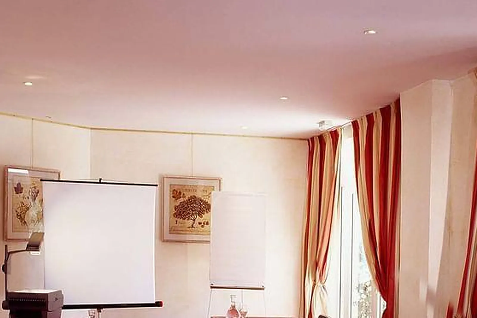 Lieux événementiels, GRAND HÔTEL LES LECQUES ***