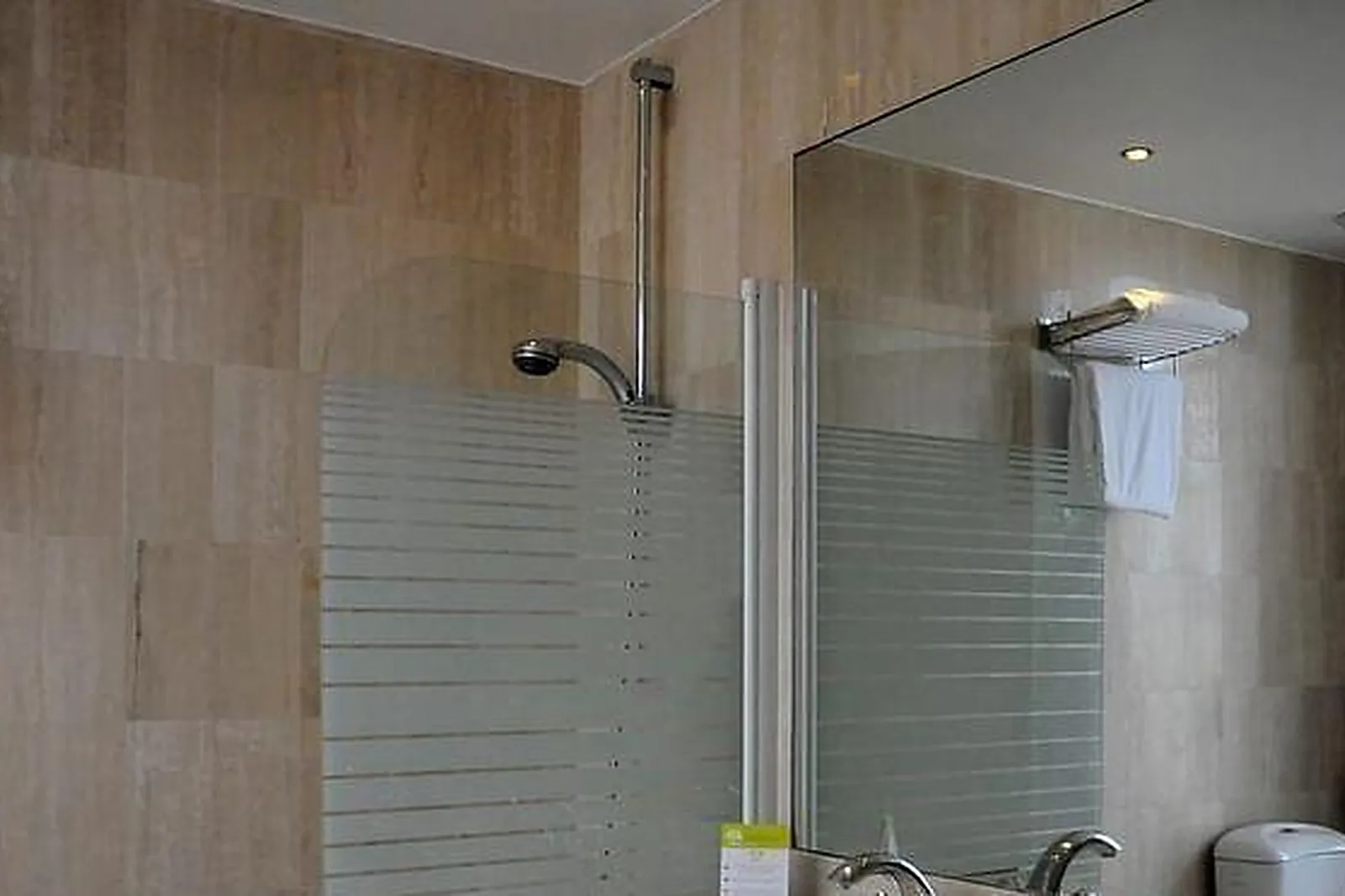 Lieux événementiels, GRAND HÔTEL DE LA REINE ****