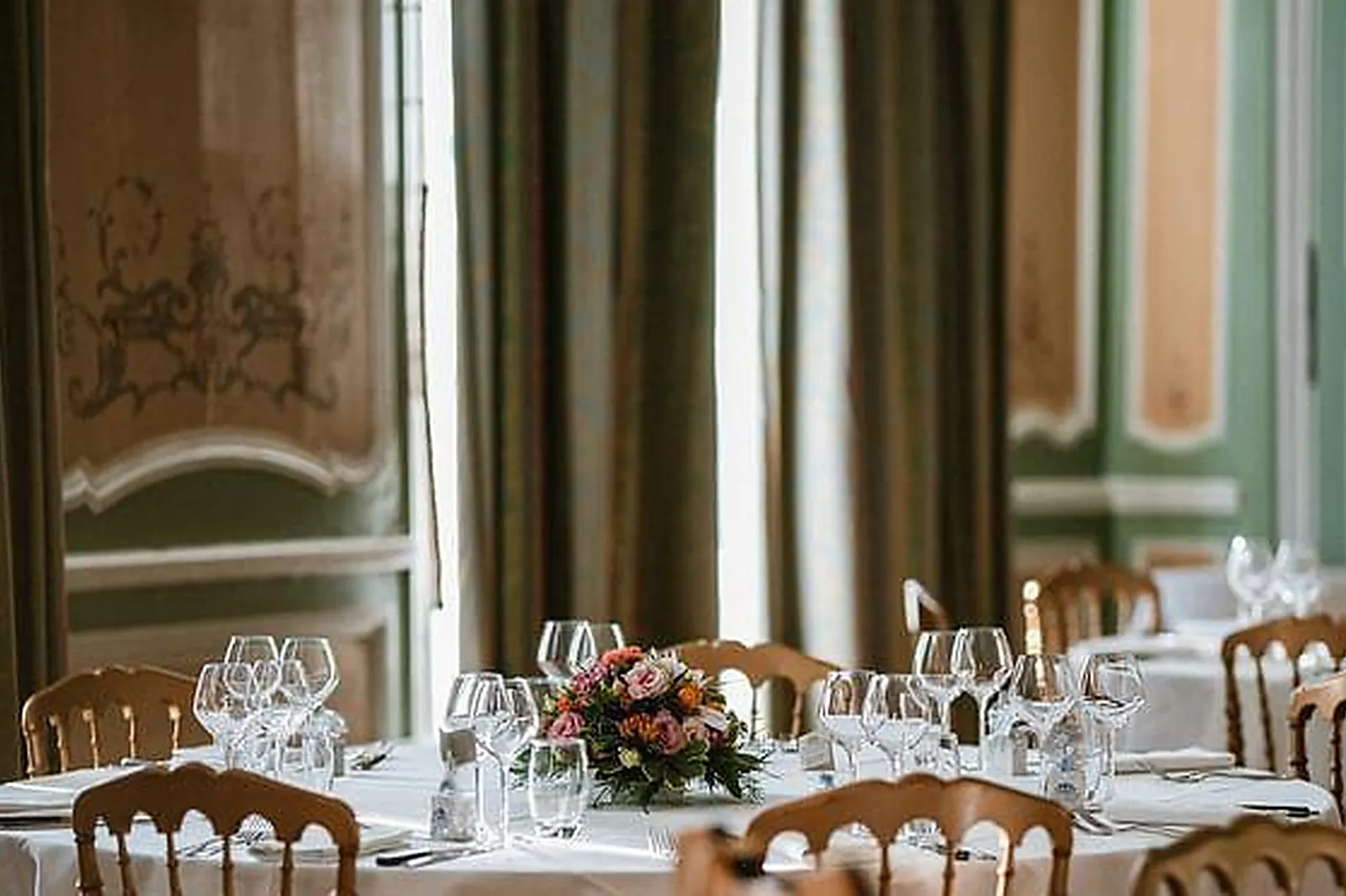 Lieux événementiels, GRAND HÔTEL DE LA REINE ****