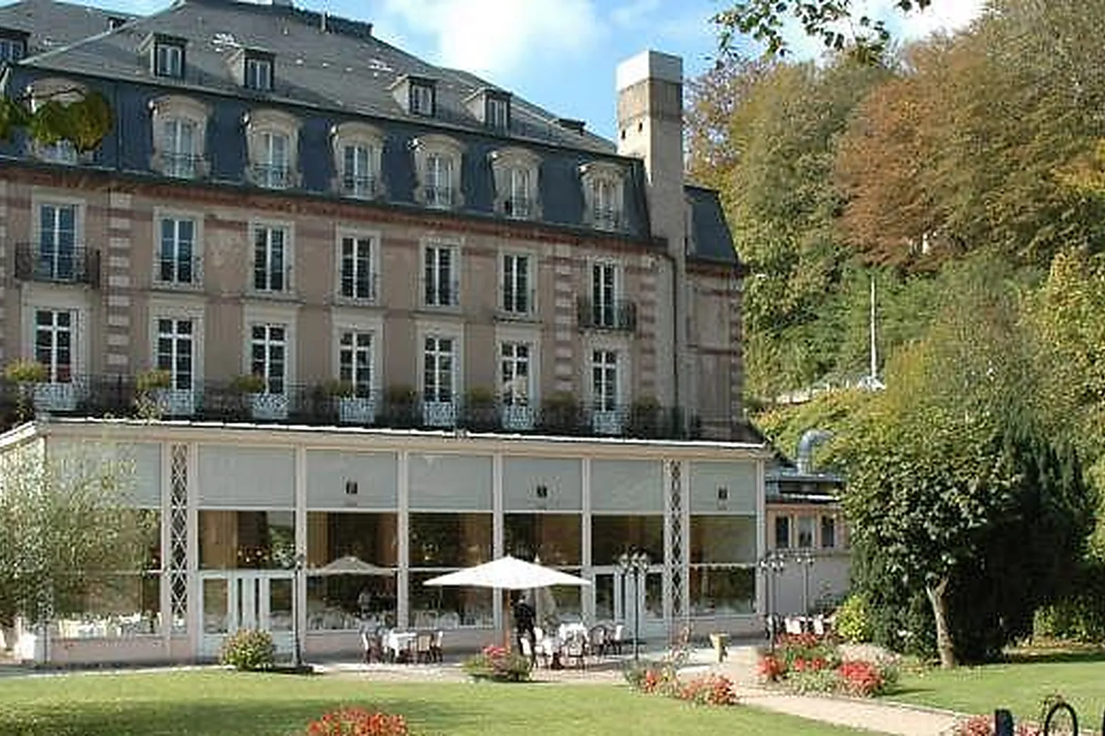 Lieux événementiels, GRAND HÔTEL DE PLOMBIÈRES ***
