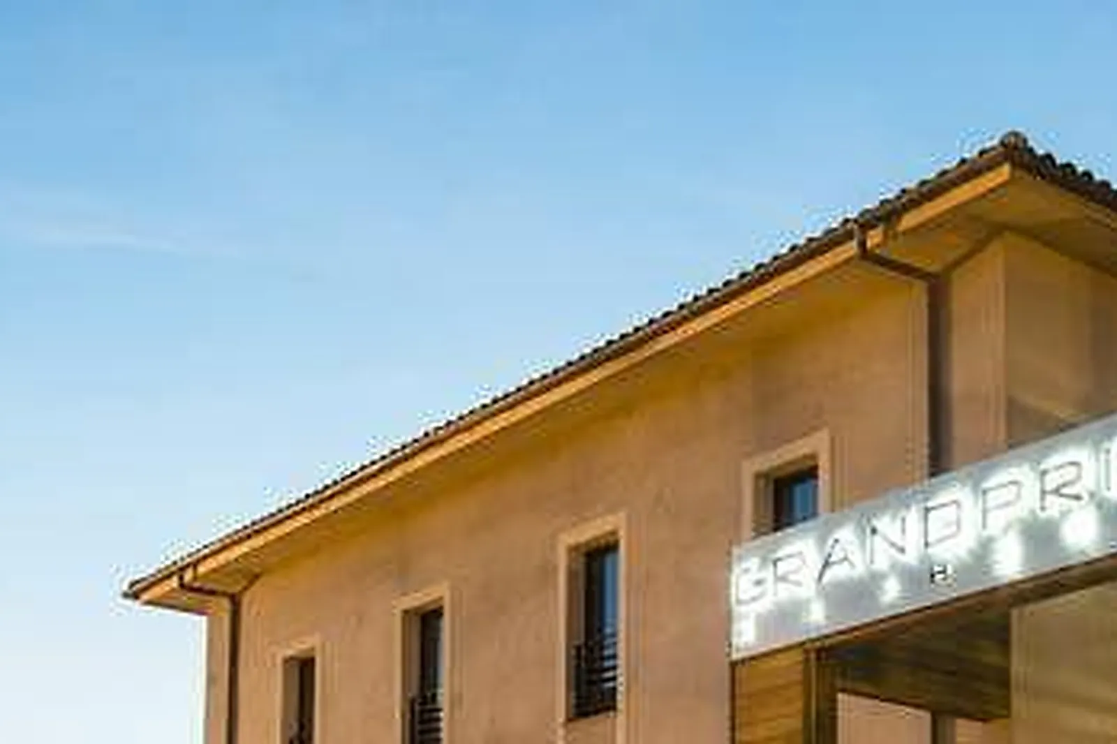 Lieux événementiels, GRAND PRIX HÔTEL ***