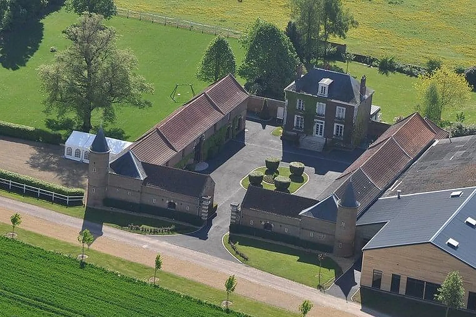 Lieux événementiels, GRANGES DU BEL AIR