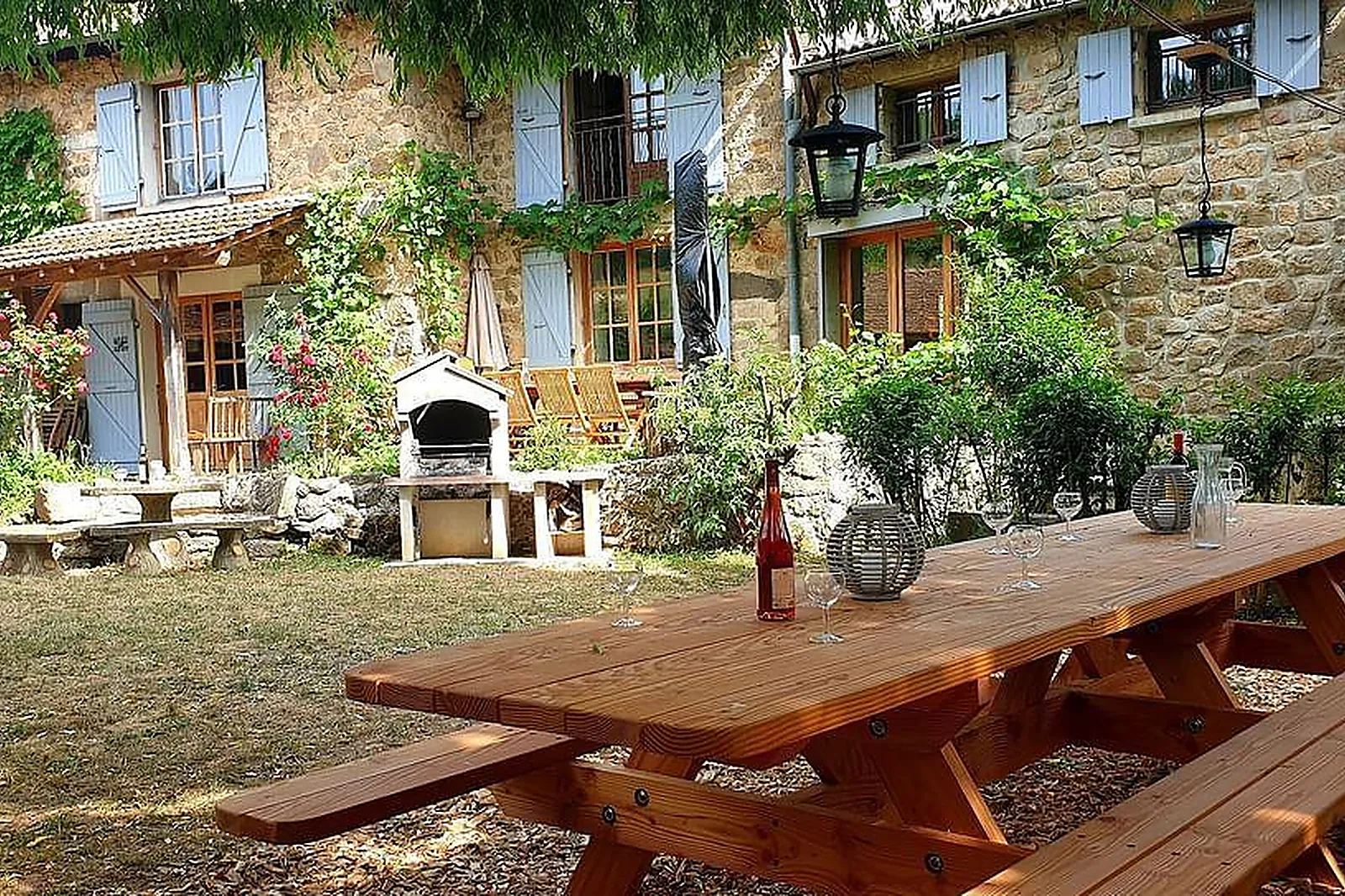 Lieux événementiels, GÎTE LA CHARRETTE FLEURIE