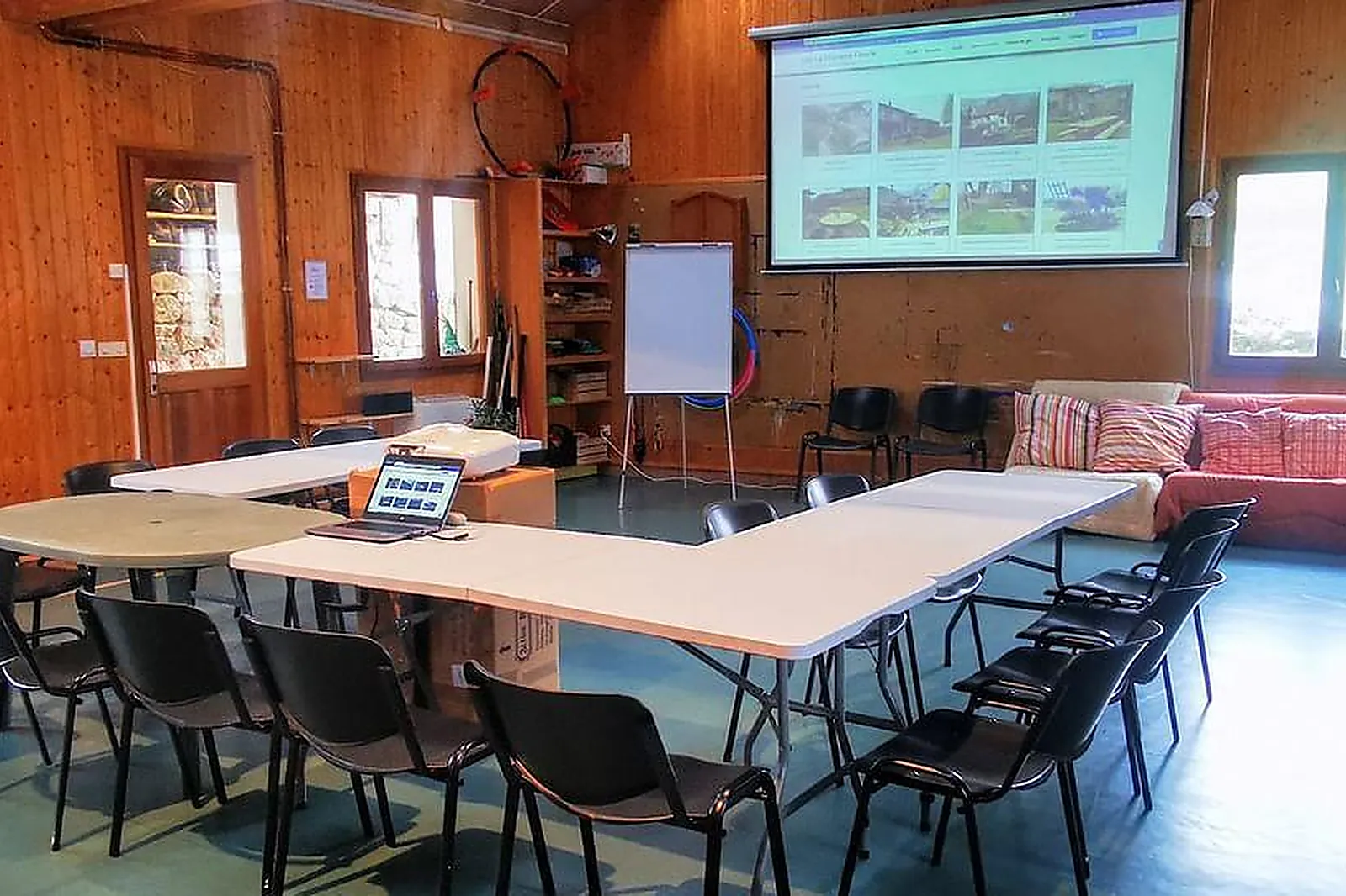 Lieux événementiels, GÎTE LA CHARRETTE FLEURIE