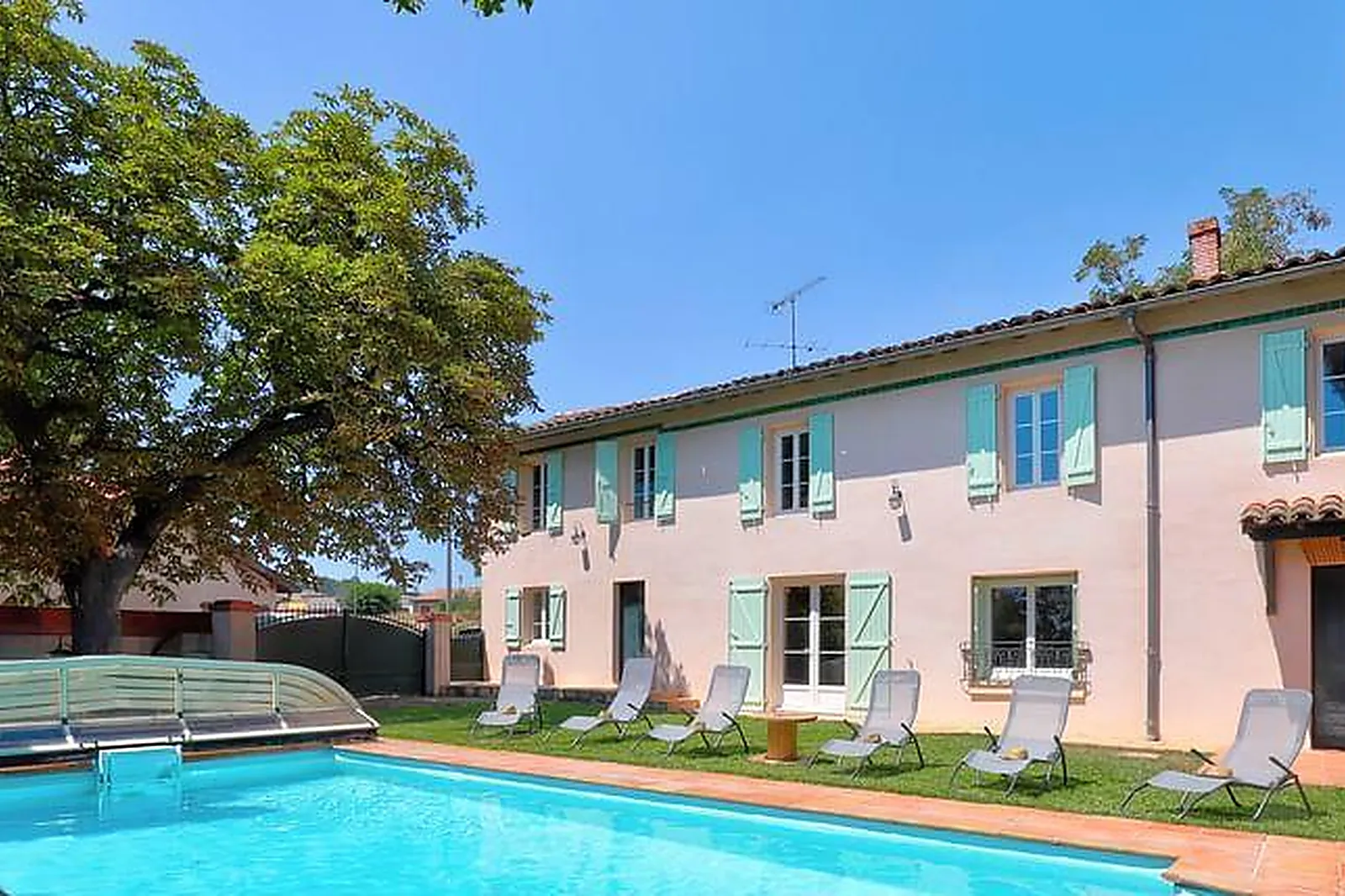 Lieux événementiels, GÎTE - SALLE DE RÉUNION - LA GRAPPE OCCITANE