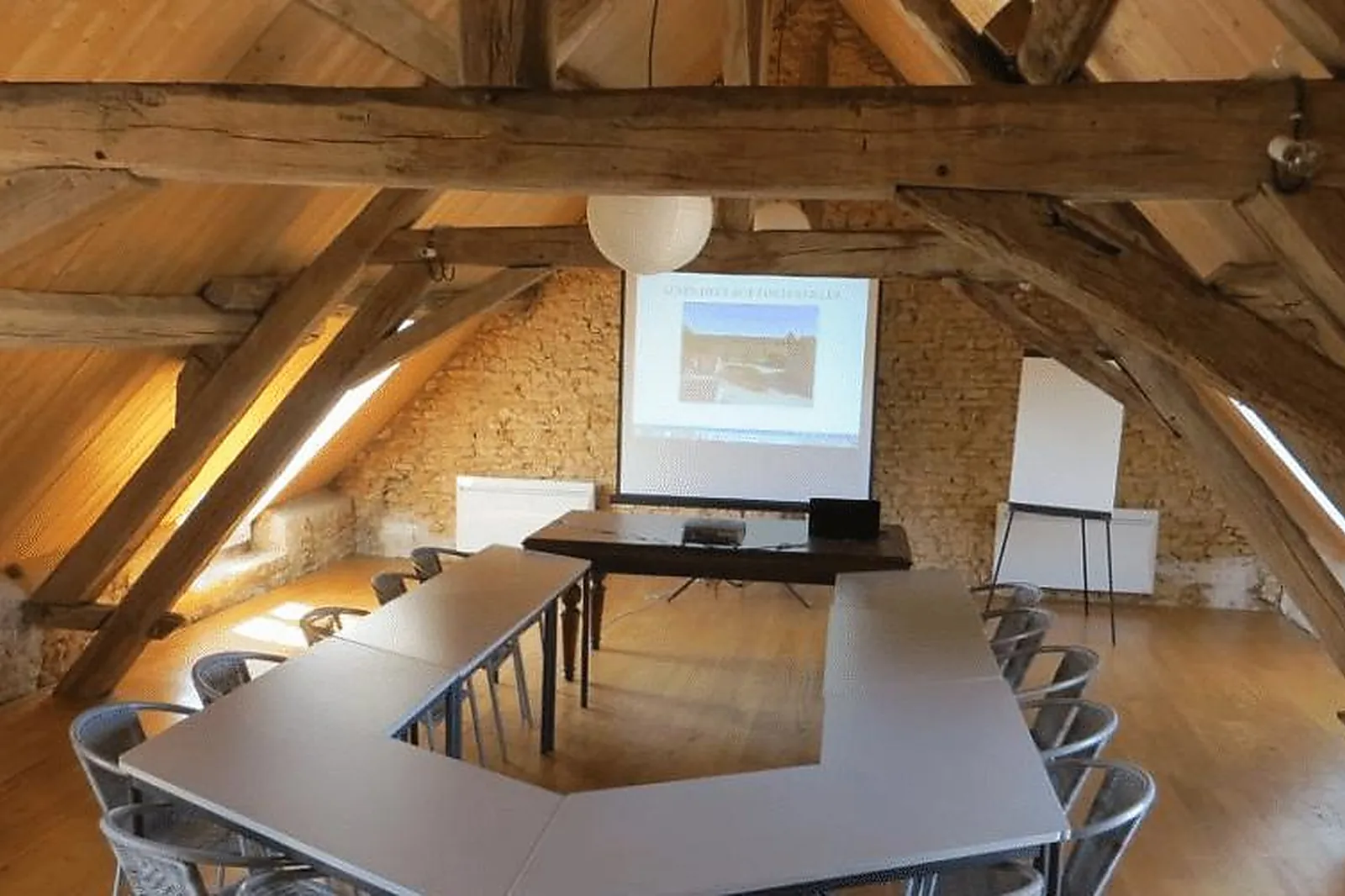 Lieux événementiels, GÎTE LES FONTENEILLES