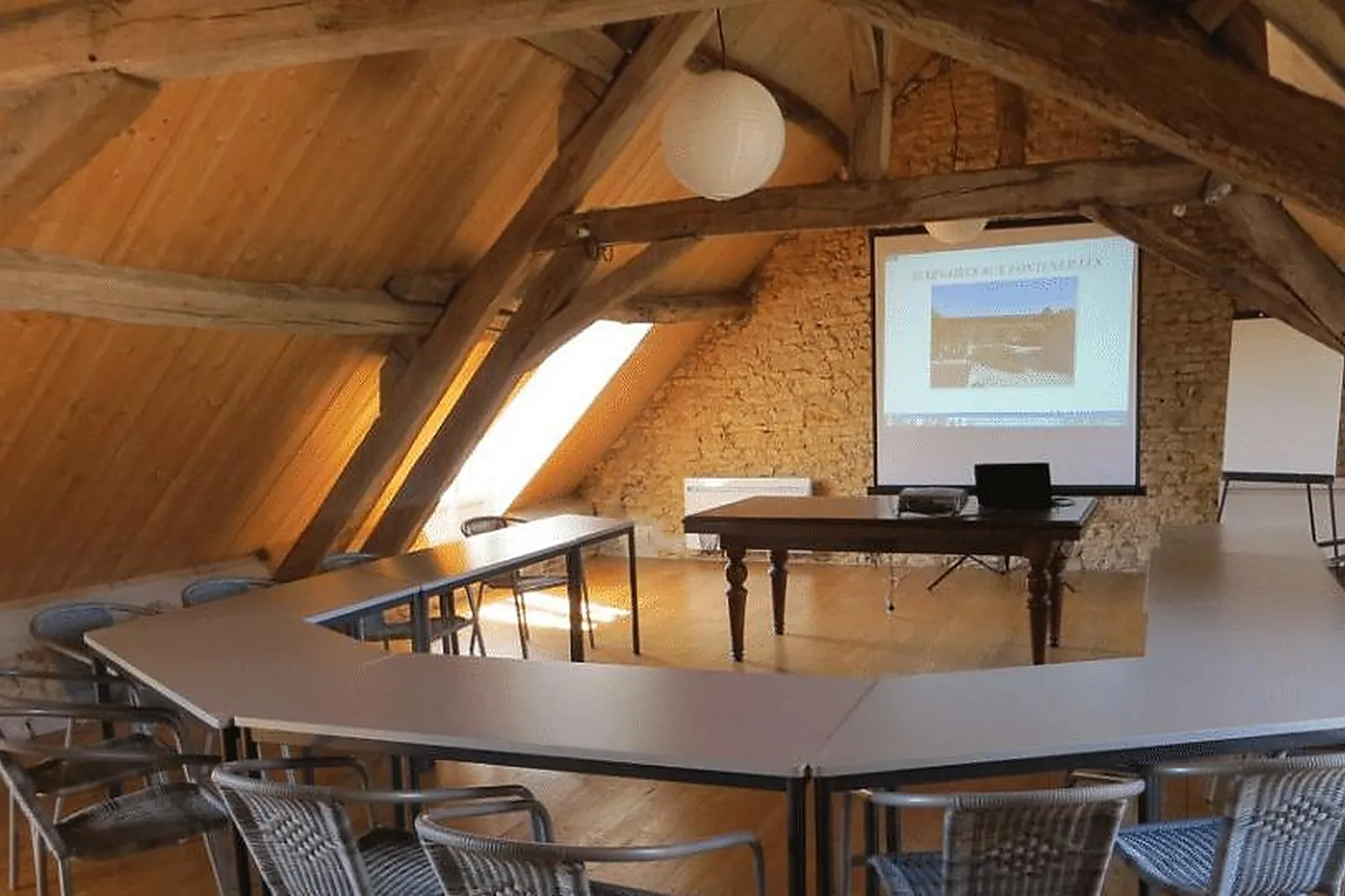 Lieux événementiels, GÎTE LES FONTENEILLES