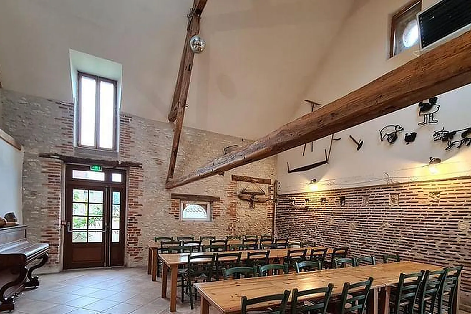 Lieux événementiels, GÎTES DES POTES